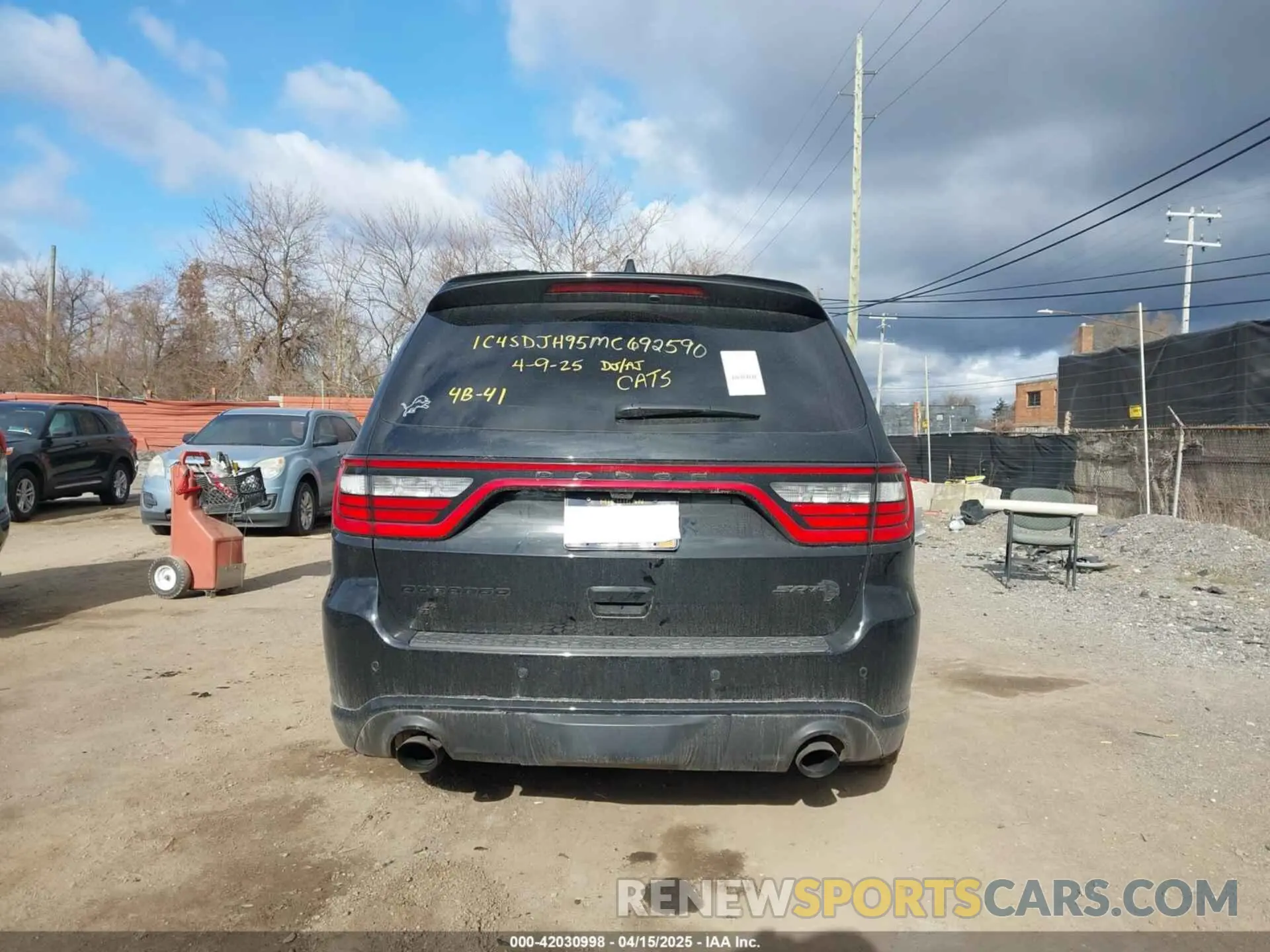16 Photograph of a damaged car 1C4SDJH95MC692590 DODGE DURANGO 2021