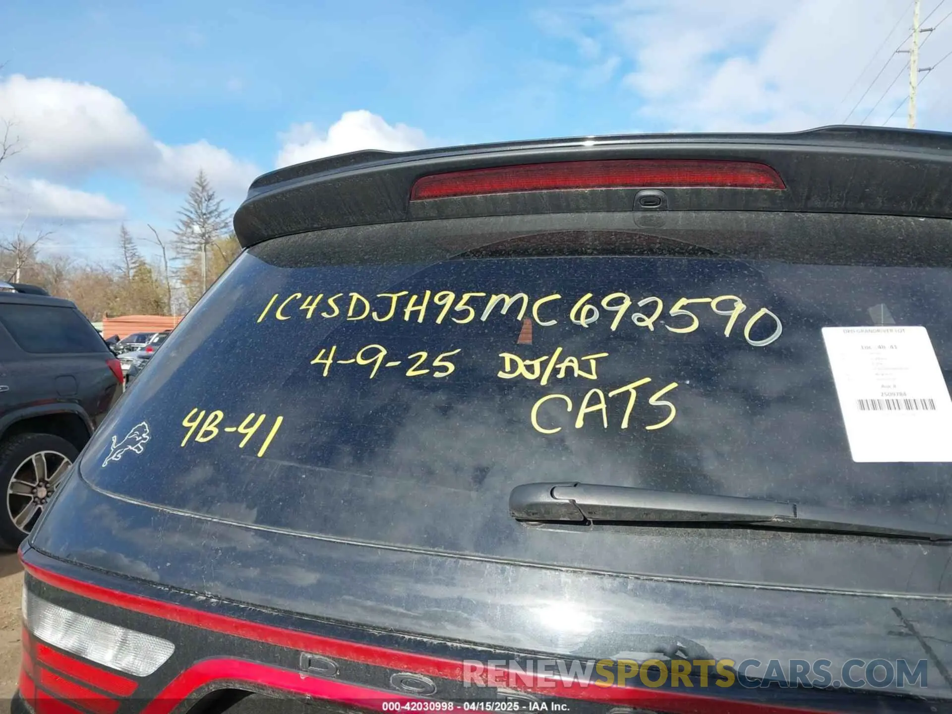 9 Photograph of a damaged car 1C4SDJH95MC692590 DODGE DURANGO 2021