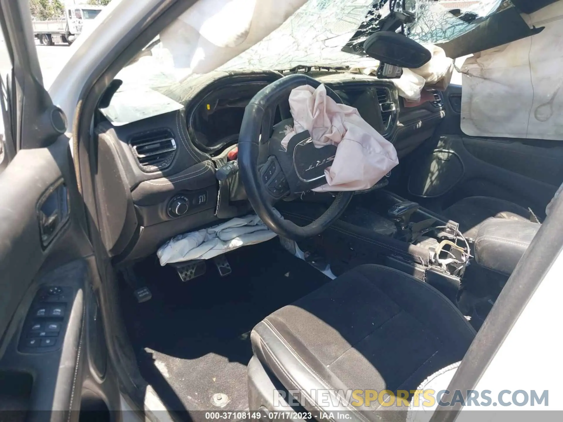 5 Photograph of a damaged car 1C4SDJH97MC689528 DODGE DURANGO 2021
