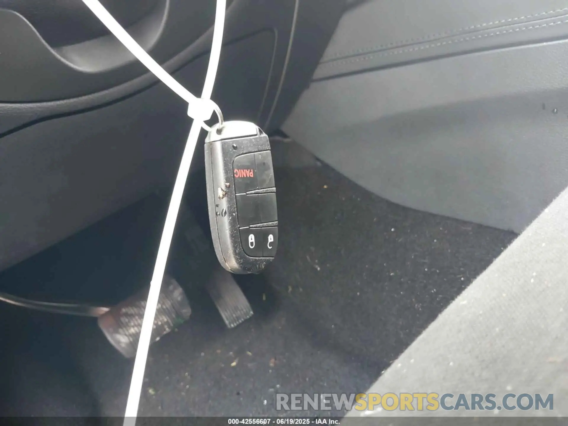 11 Photograph of a damaged car 1C4RDHAG9NC103056 DODGE DURANGO 2022