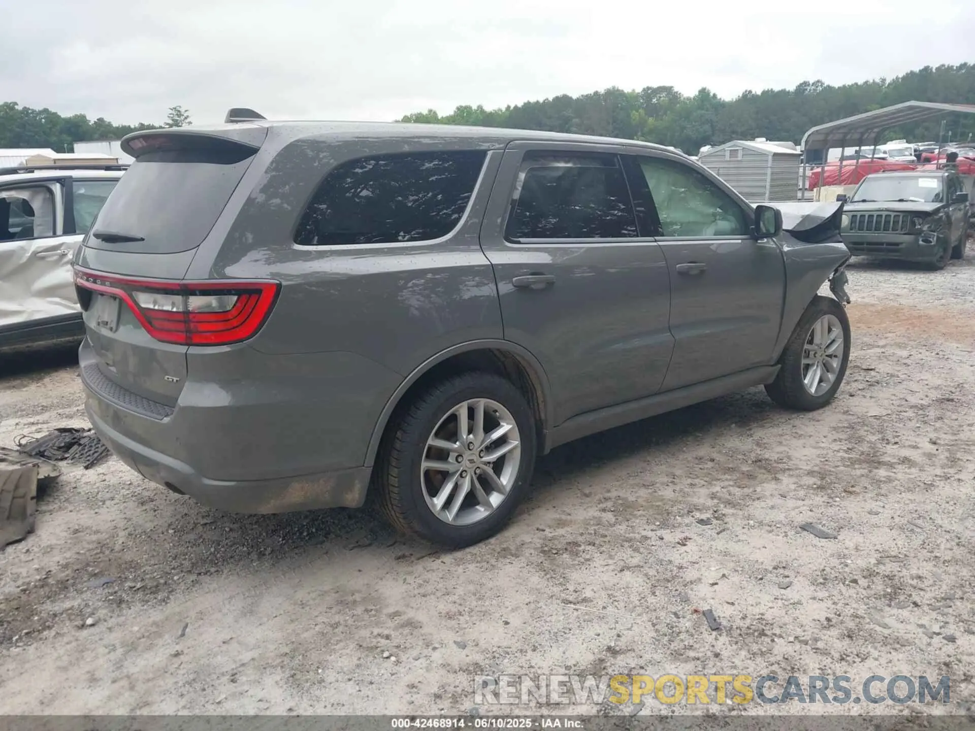 4 Photograph of a damaged car 1C4RDHDG5NC130802 DODGE DURANGO 2022