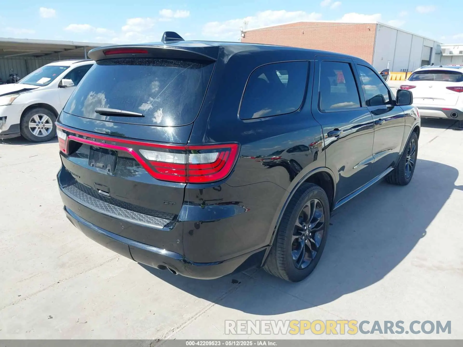 4 Photograph of a damaged car 1C4RDHDGXNC159017 DODGE DURANGO 2022