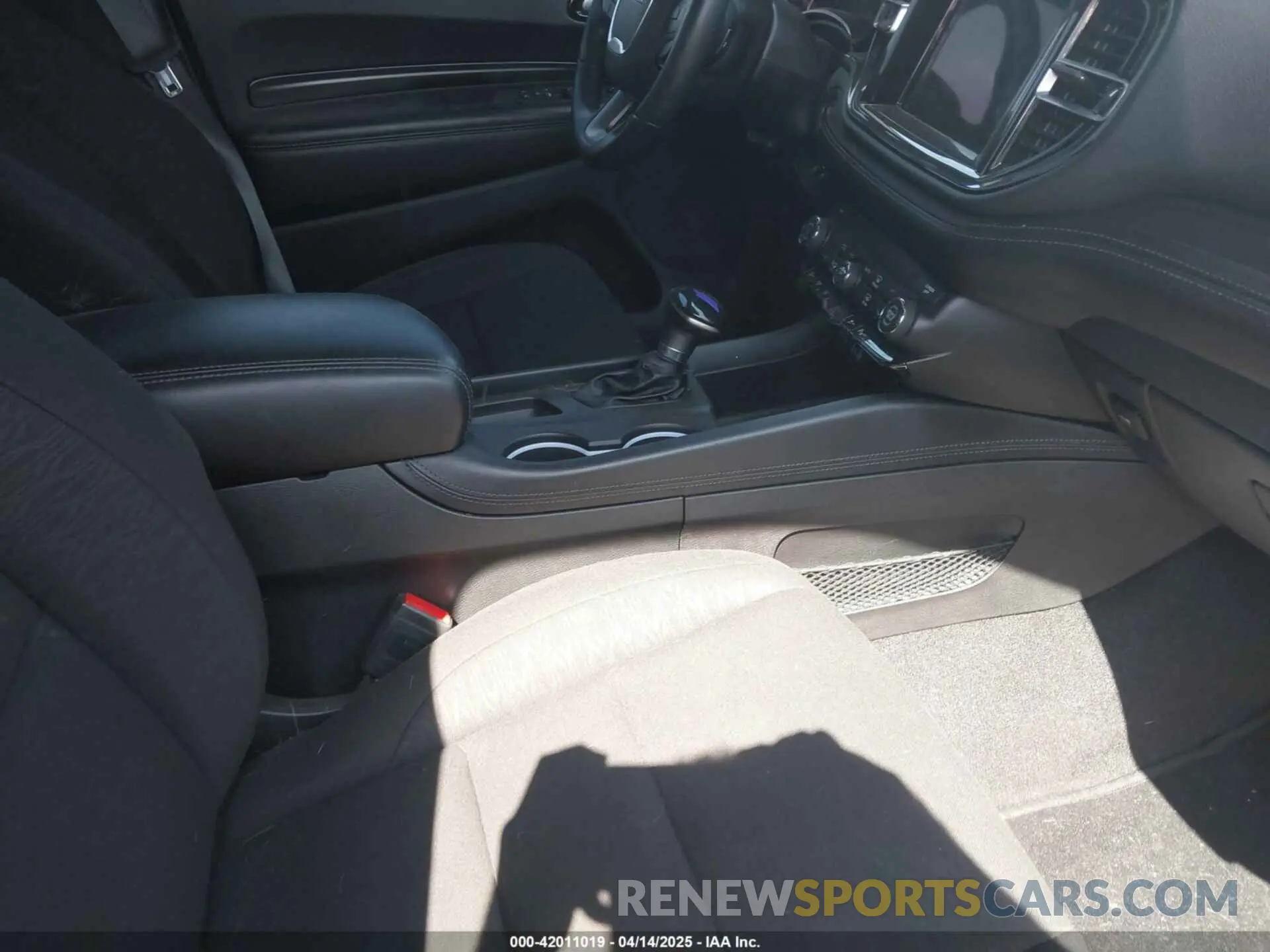 5 Photograph of a damaged car 1C4RDJAG6NC129900 DODGE DURANGO 2022