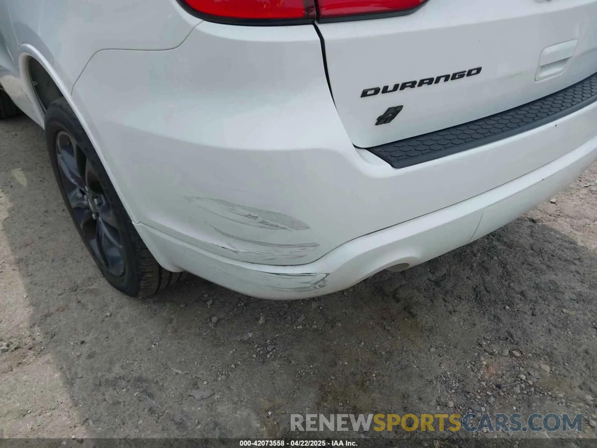 18 Photograph of a damaged car 1C4RDJAGXNC173642 DODGE DURANGO 2022
