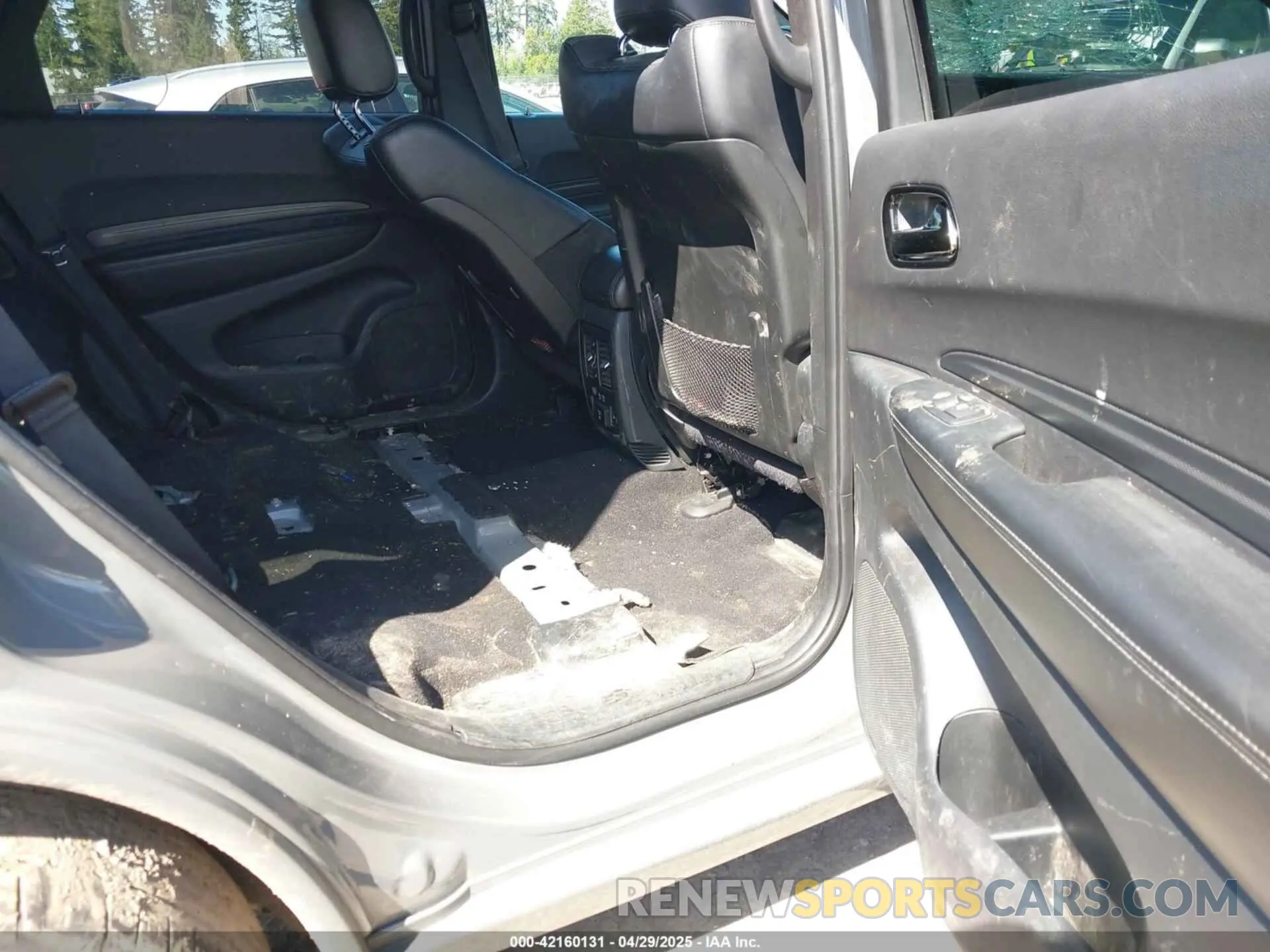 8 Photograph of a damaged car 1C4RDJDG0NC219426 DODGE DURANGO 2022