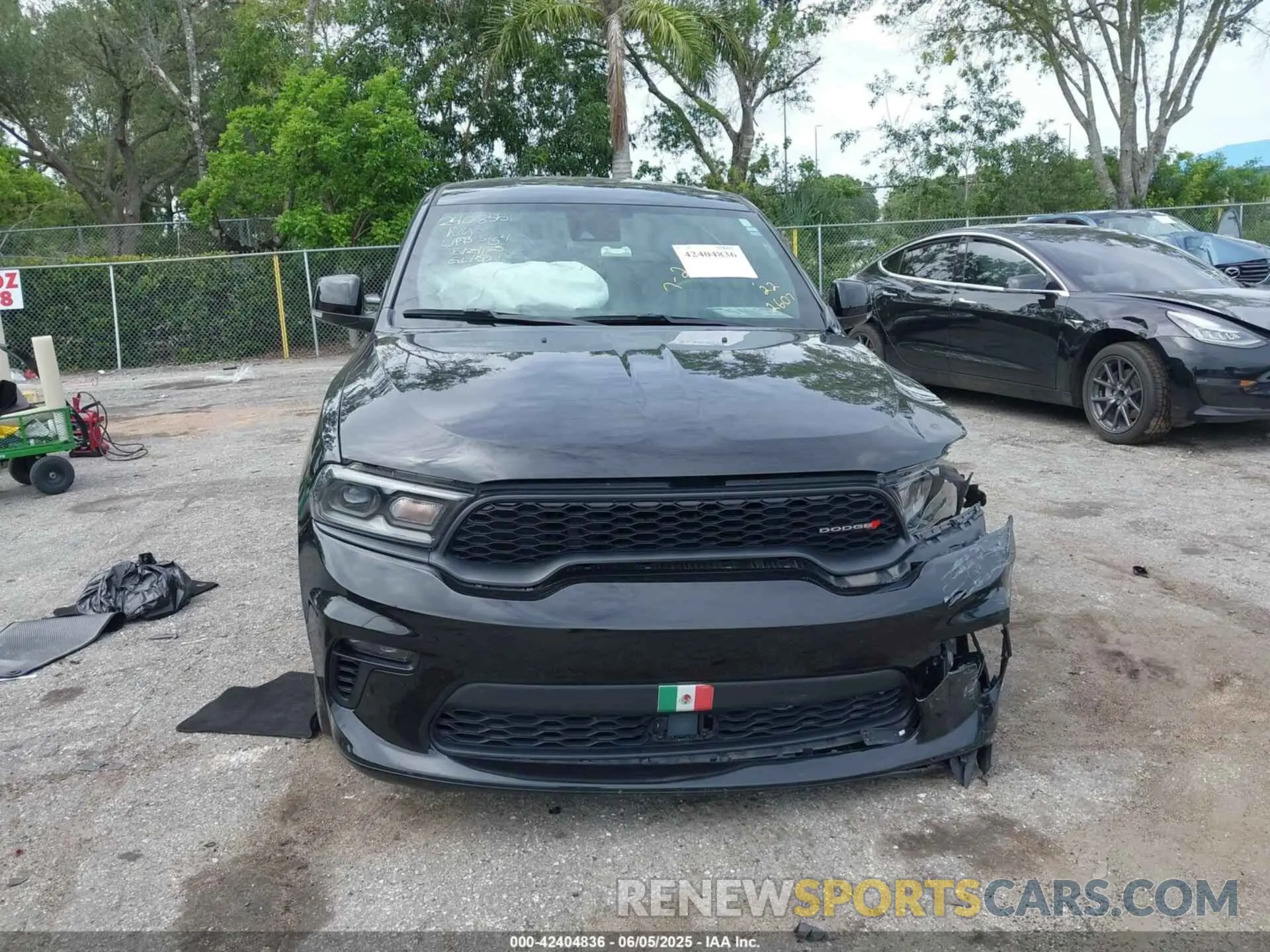 18 Photograph of a damaged car 1C4RDJDG4NC182607 DODGE DURANGO 2022