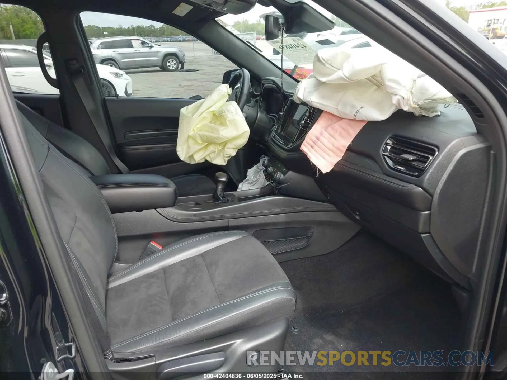 5 Photograph of a damaged car 1C4RDJDG4NC182607 DODGE DURANGO 2022