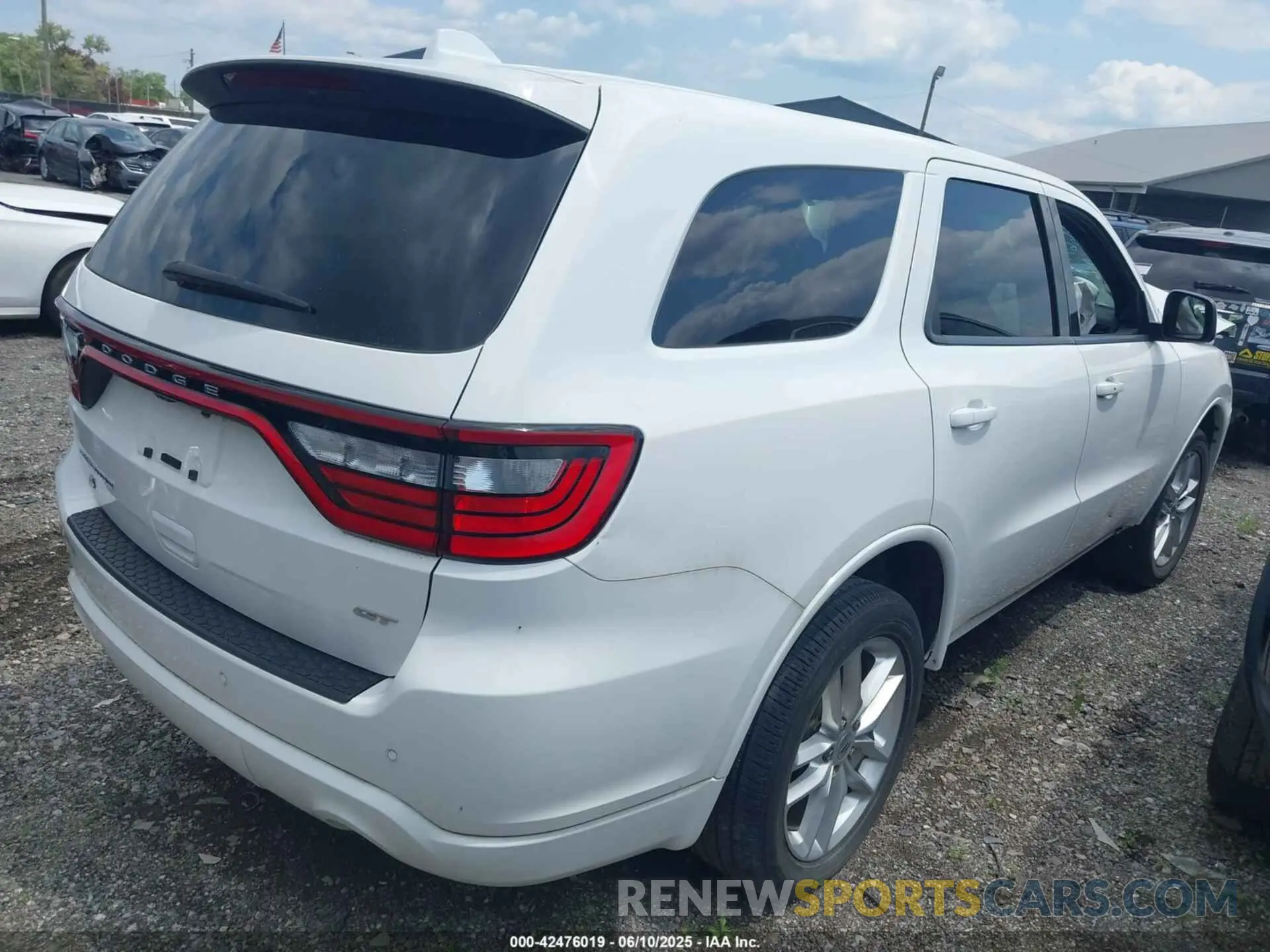 4 Photograph of a damaged car 1C4RDJDG6NC134963 DODGE DURANGO 2022