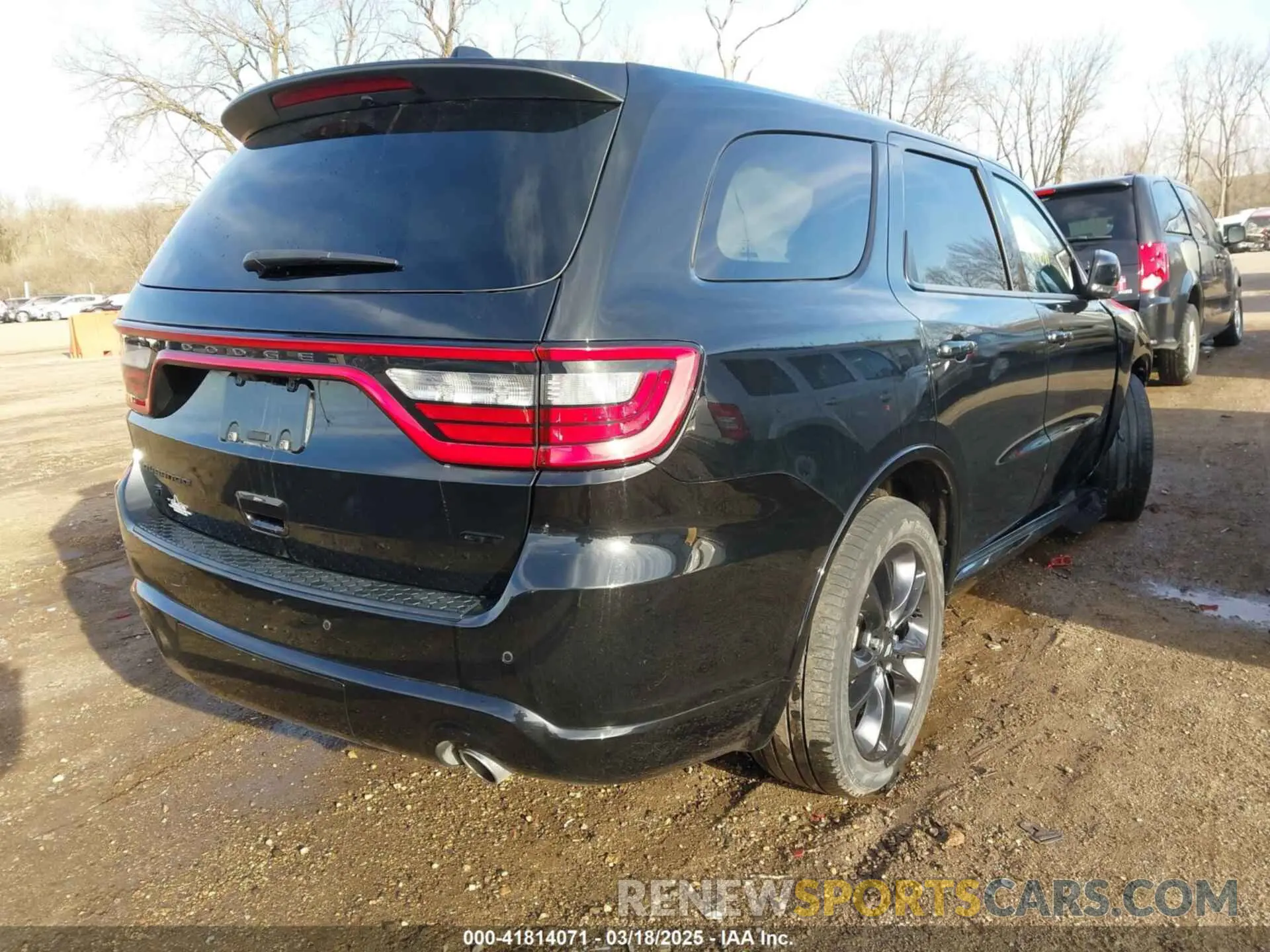 4 Photograph of a damaged car 1C4RDJDG6NC161421 DODGE DURANGO 2022