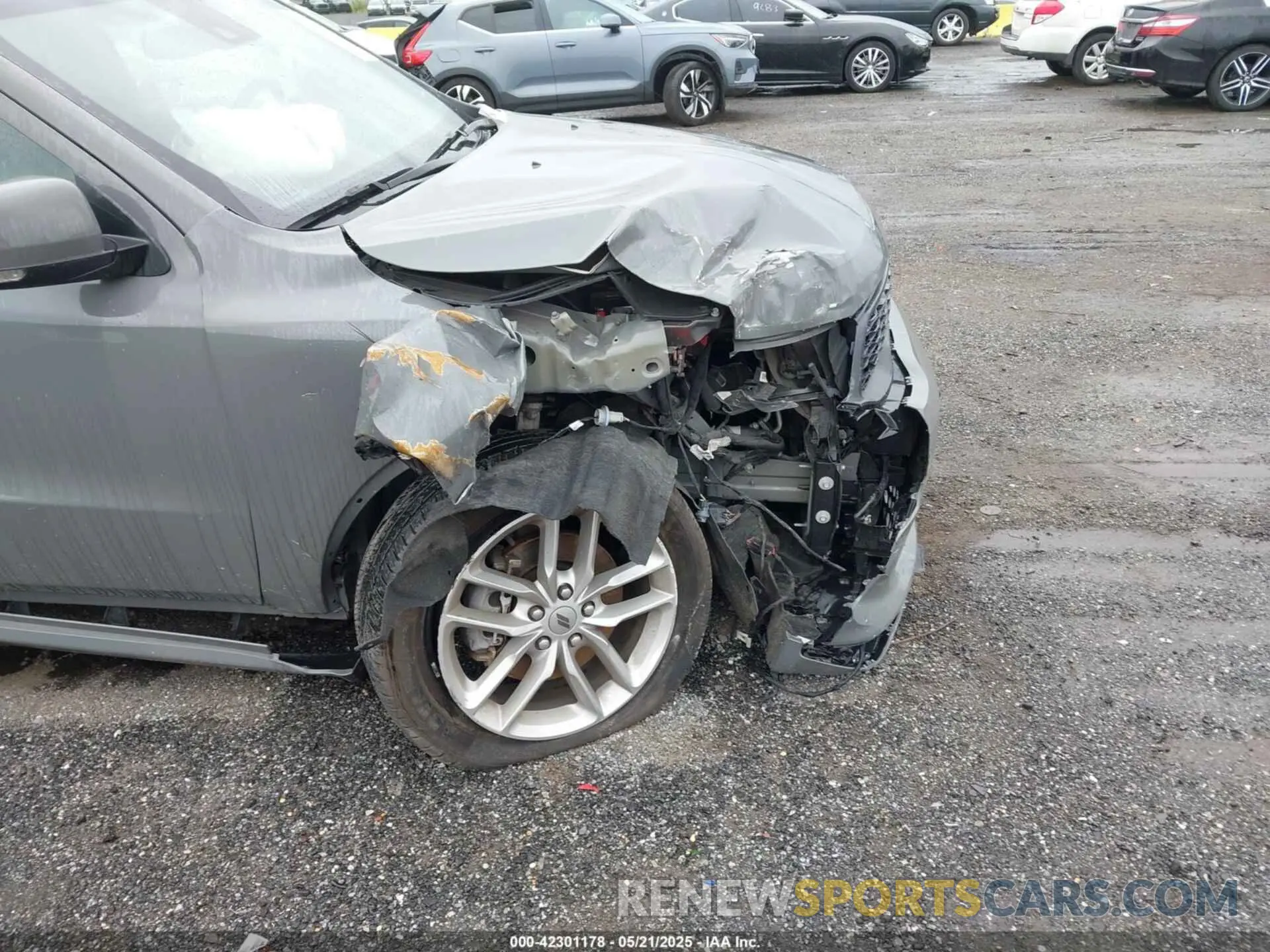17 Photograph of a damaged car 1C4RDJDG9NC219487 DODGE DURANGO 2022