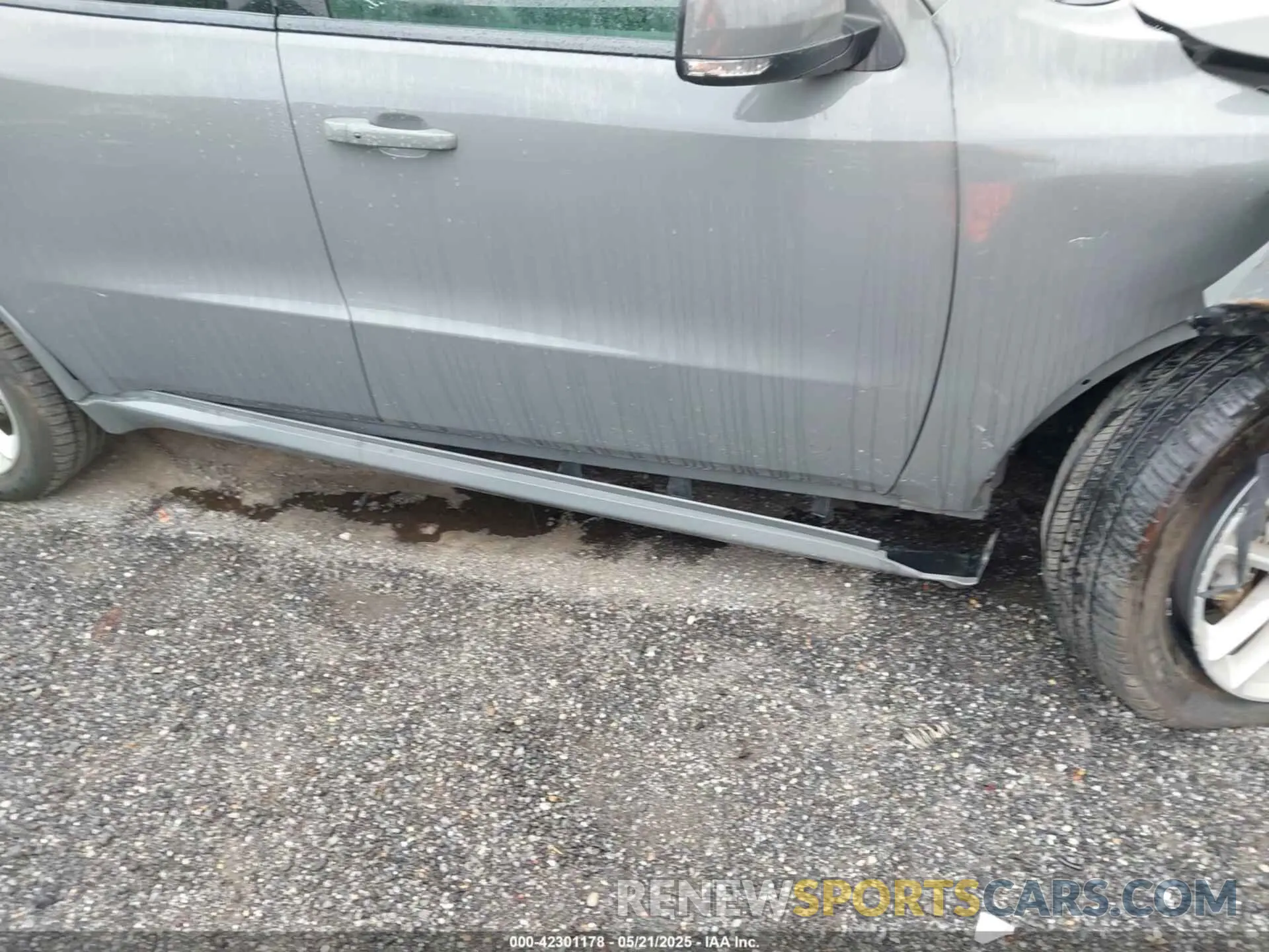 19 Photograph of a damaged car 1C4RDJDG9NC219487 DODGE DURANGO 2022