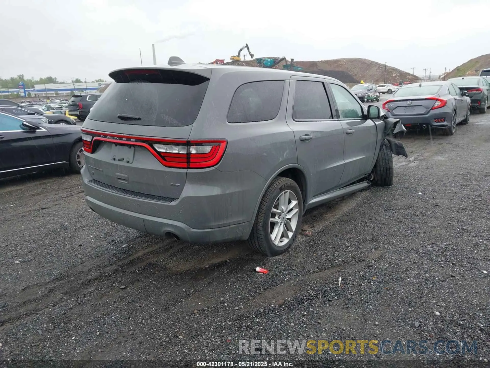 4 Photograph of a damaged car 1C4RDJDG9NC219487 DODGE DURANGO 2022