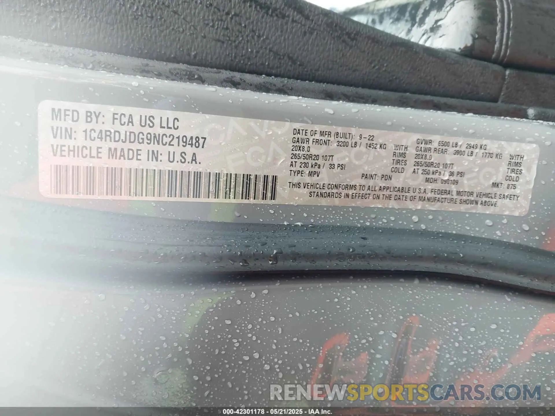9 Photograph of a damaged car 1C4RDJDG9NC219487 DODGE DURANGO 2022