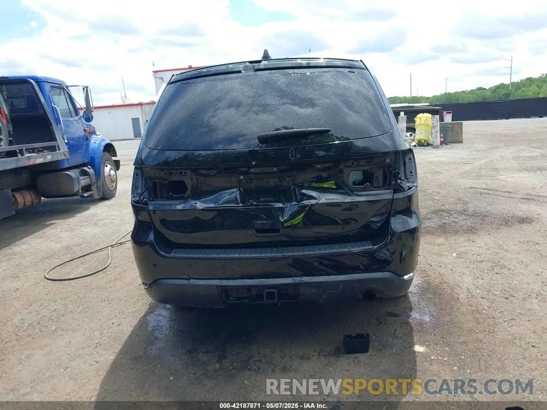 17 Photograph of a damaged car 1C4RDJFG0NC136916 DODGE DURANGO 2022