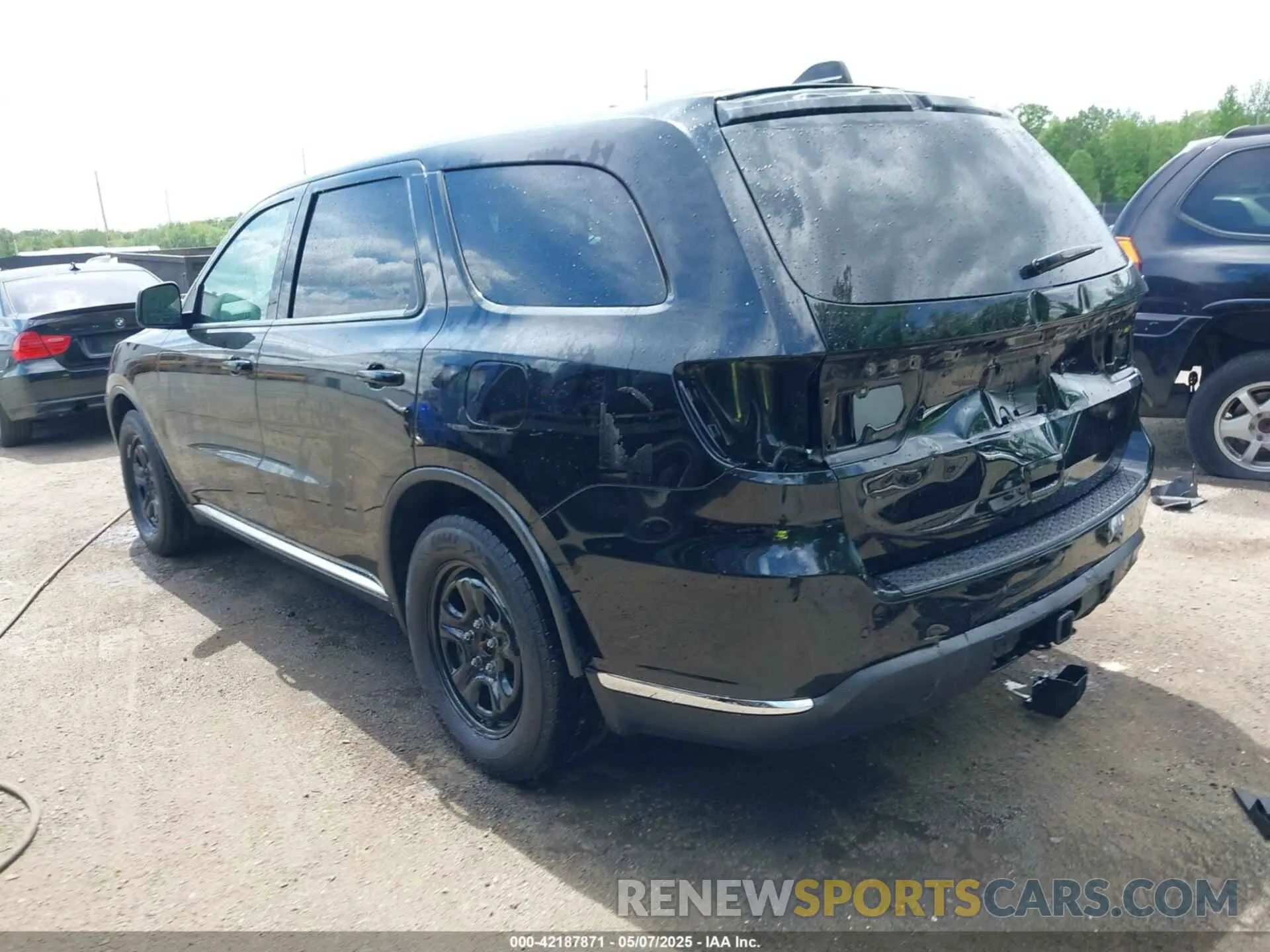 3 Photograph of a damaged car 1C4RDJFG0NC136916 DODGE DURANGO 2022