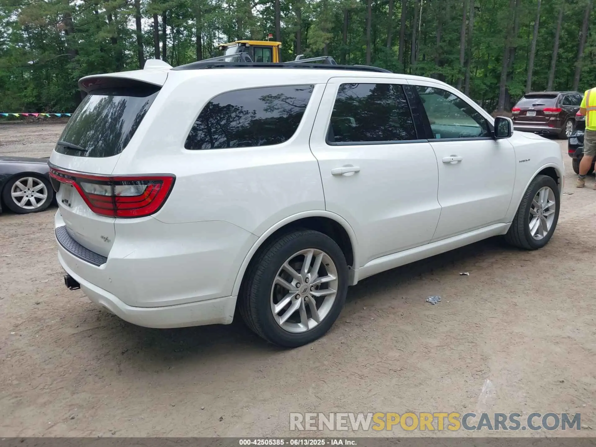 4 Photograph of a damaged car 1C4SDHCT0NC203316 DODGE DURANGO 2022