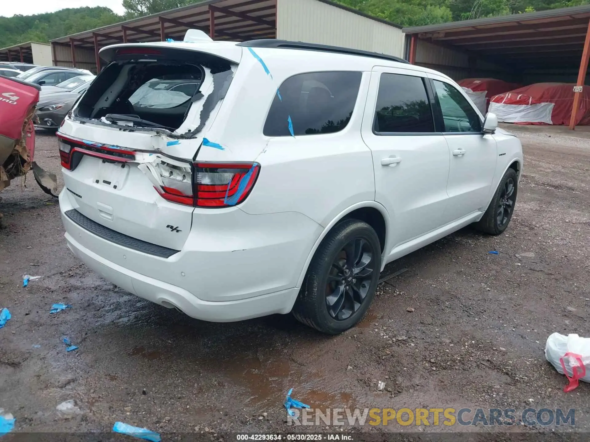 4 Photograph of a damaged car 1C4SDHCT1NC229858 DODGE DURANGO 2022