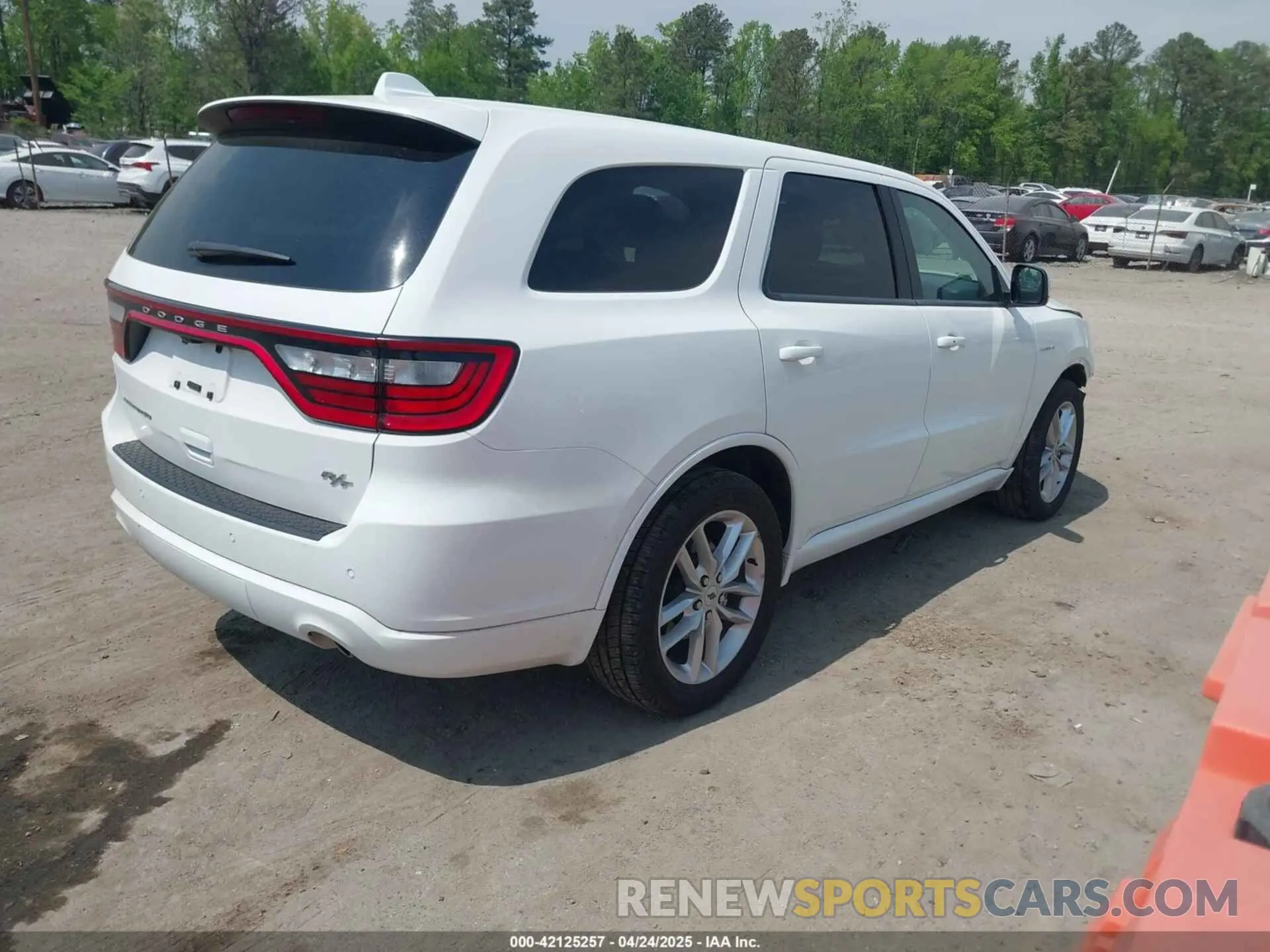 4 Photograph of a damaged car 1C4SDHCT7NC224387 DODGE DURANGO 2022
