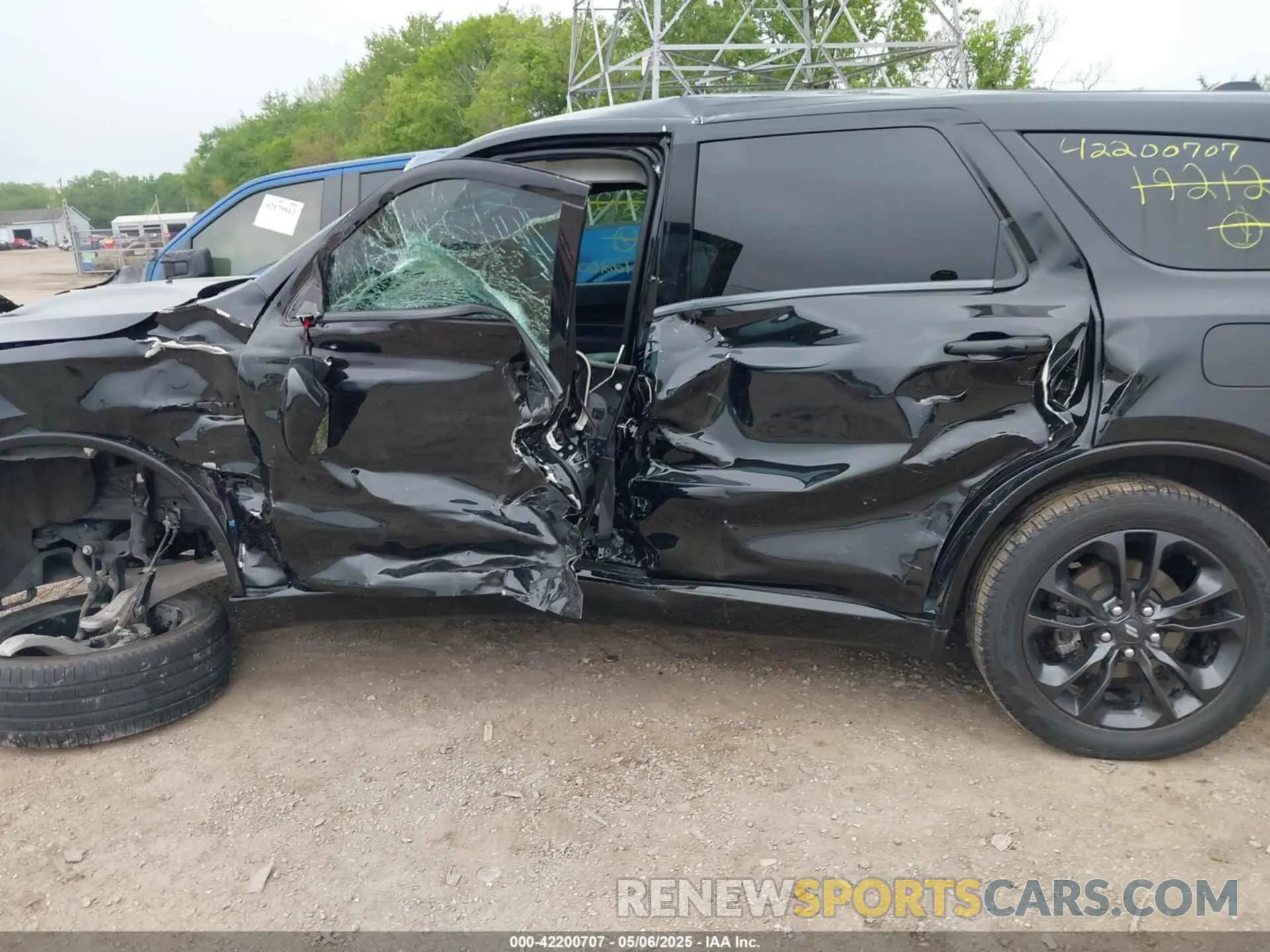 13 Photograph of a damaged car 1C4SDHCT9NC192123 DODGE DURANGO 2022
