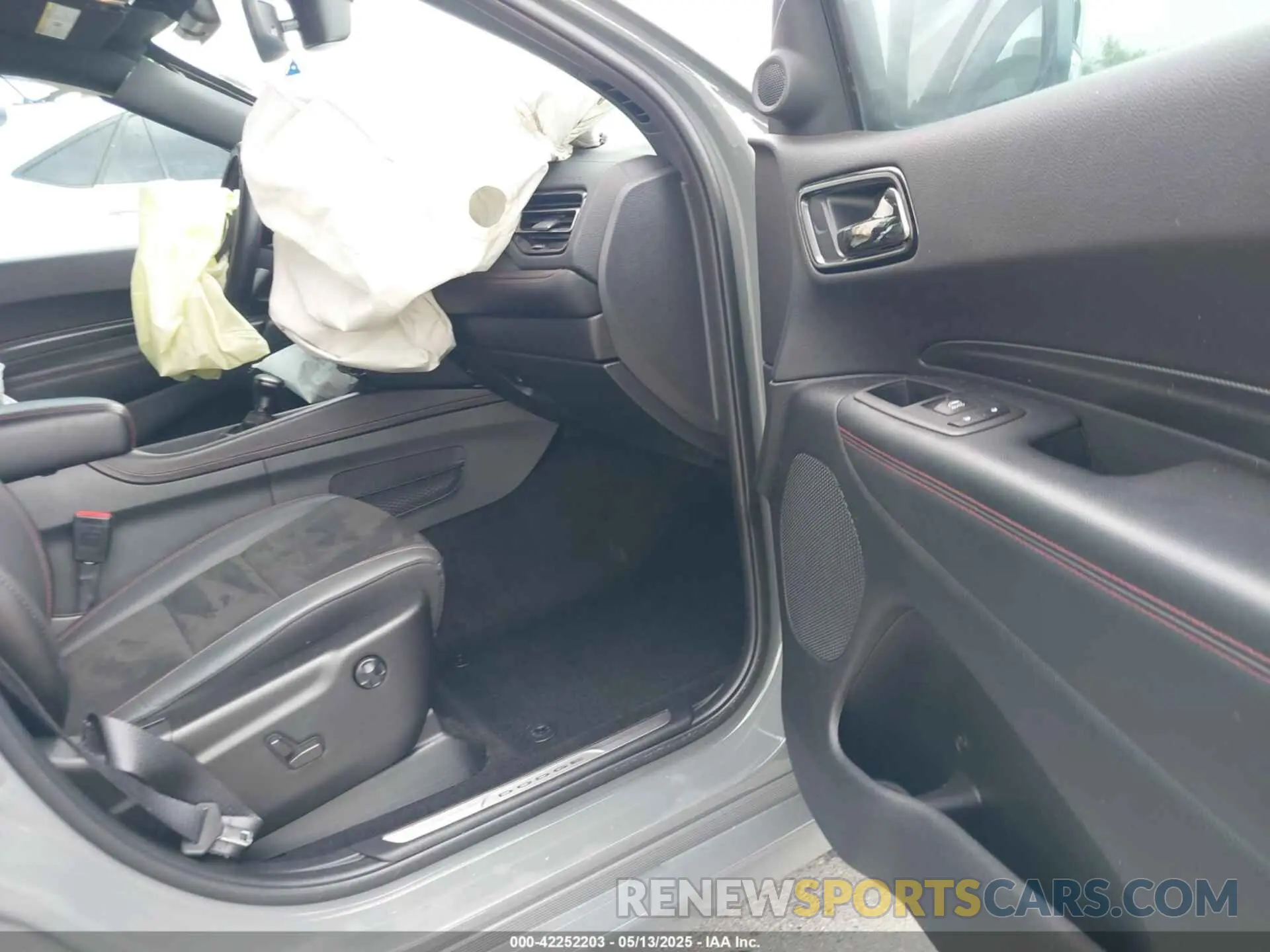 5 Photograph of a damaged car 1C4SDJCT0NC108438 DODGE DURANGO 2022