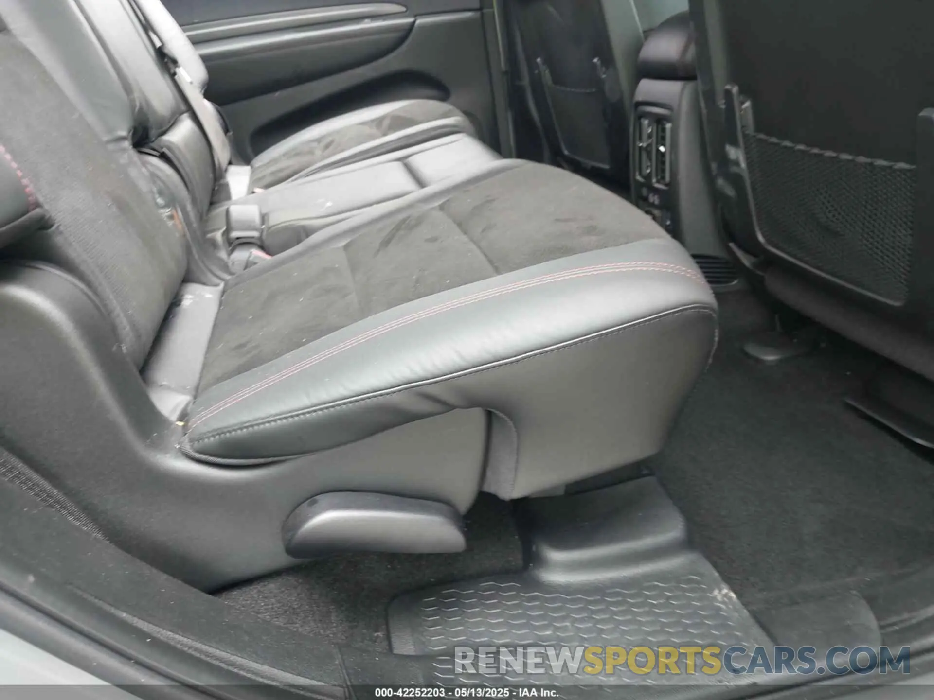 8 Photograph of a damaged car 1C4SDJCT0NC108438 DODGE DURANGO 2022