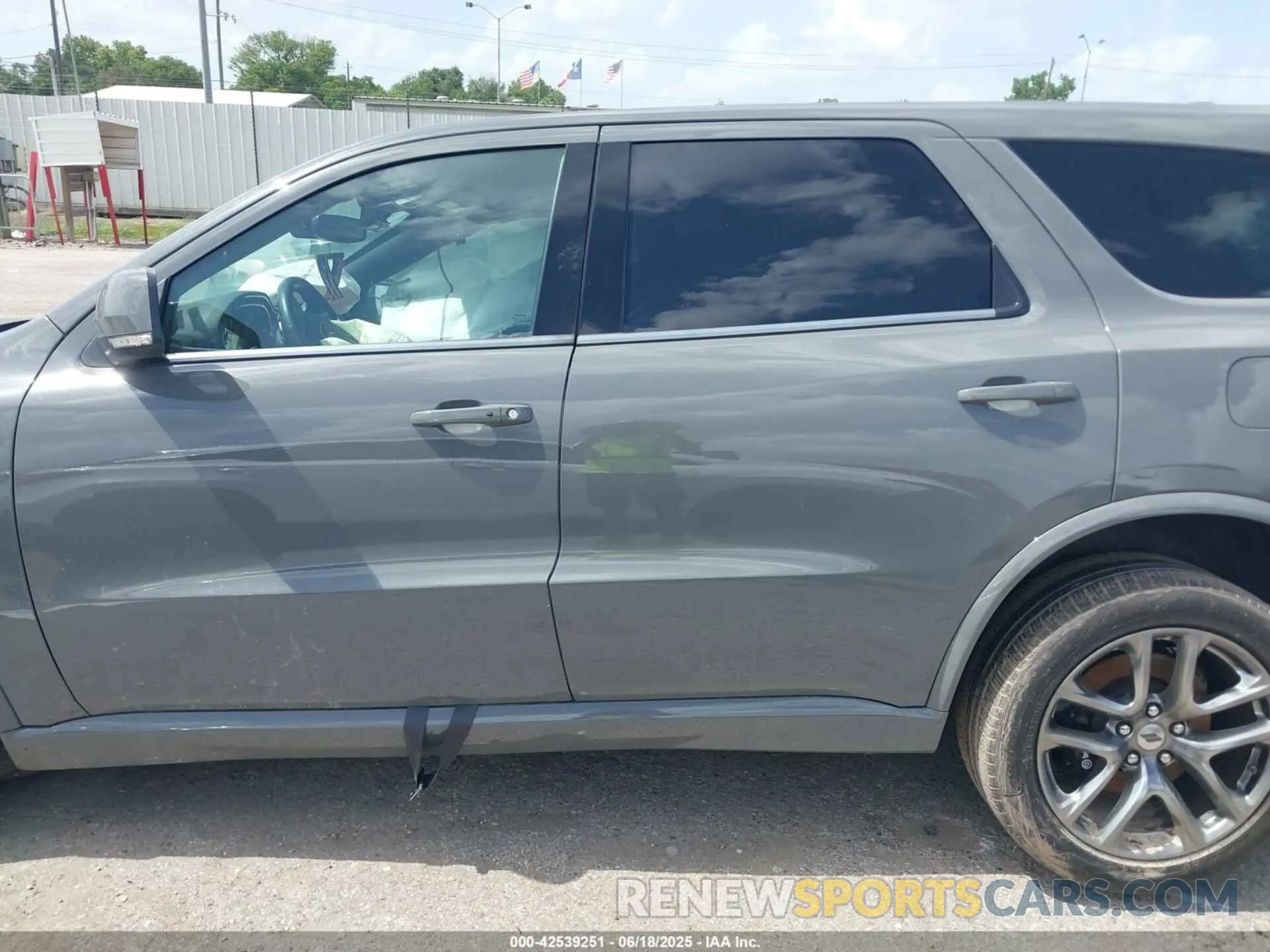 14 Photograph of a damaged car 1C4SDJCT2NC211585 DODGE DURANGO 2022
