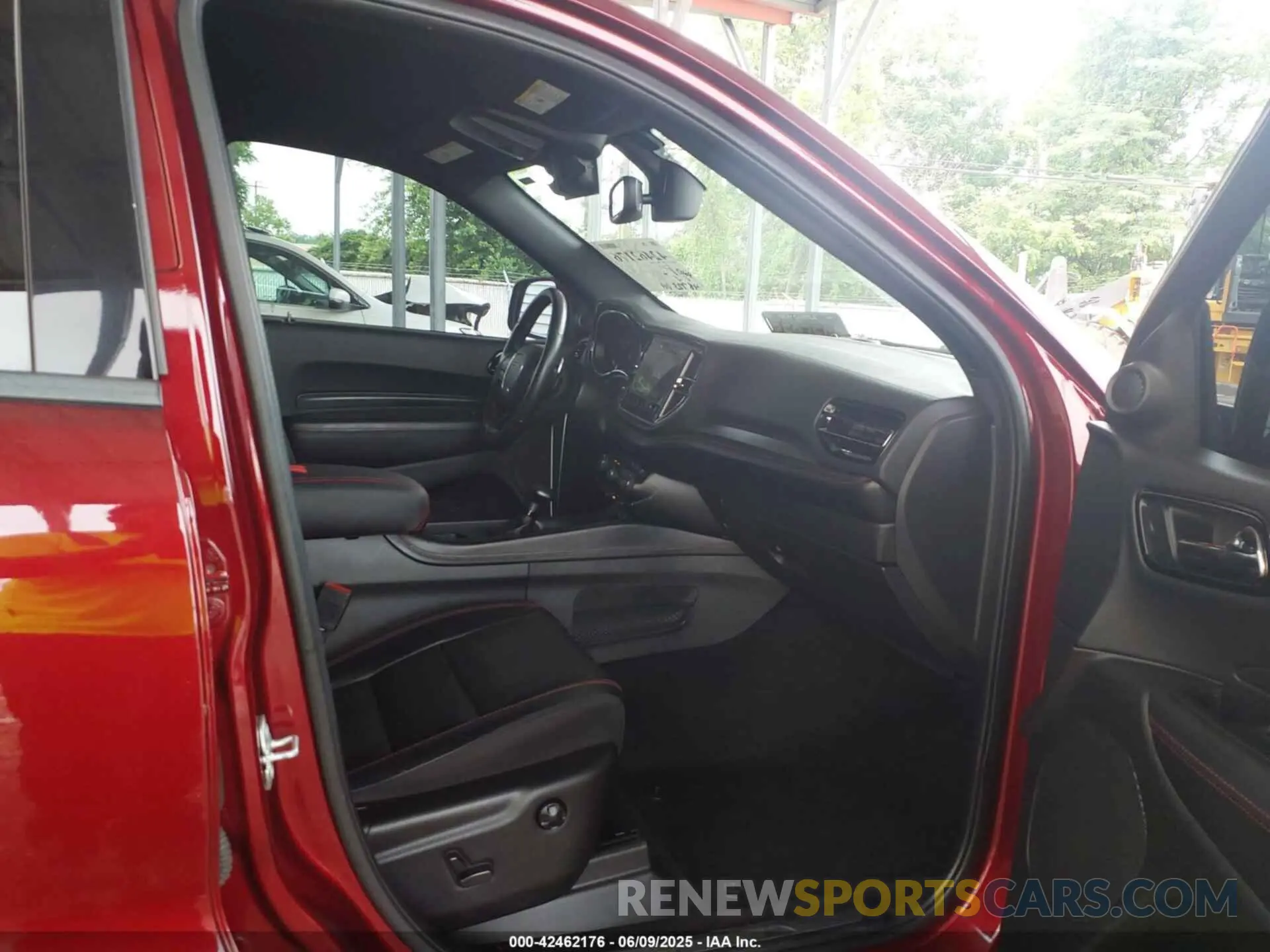 5 Photograph of a damaged car 1C4SDJCT6NC228096 DODGE DURANGO 2022
