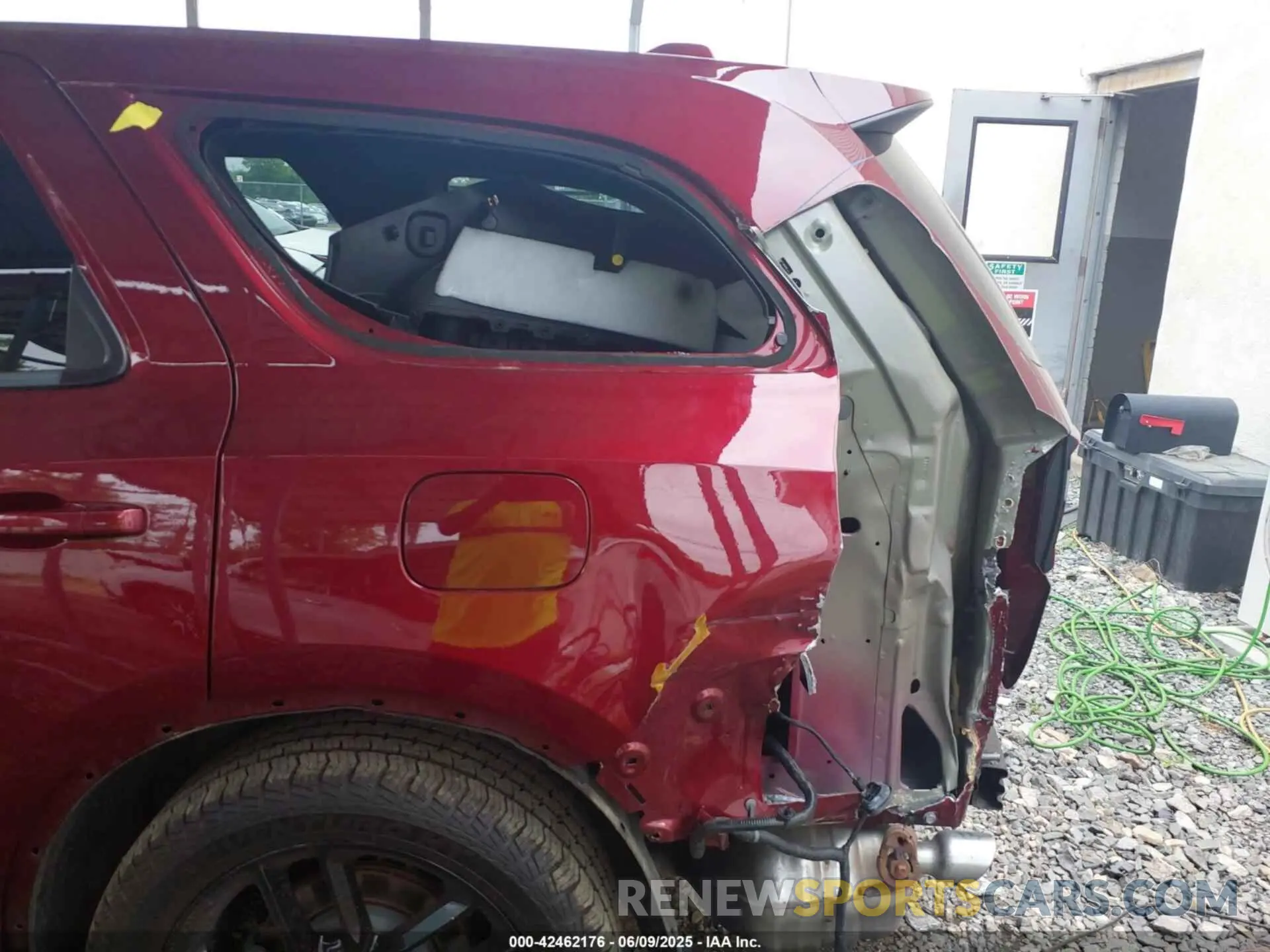 6 Photograph of a damaged car 1C4SDJCT6NC228096 DODGE DURANGO 2022