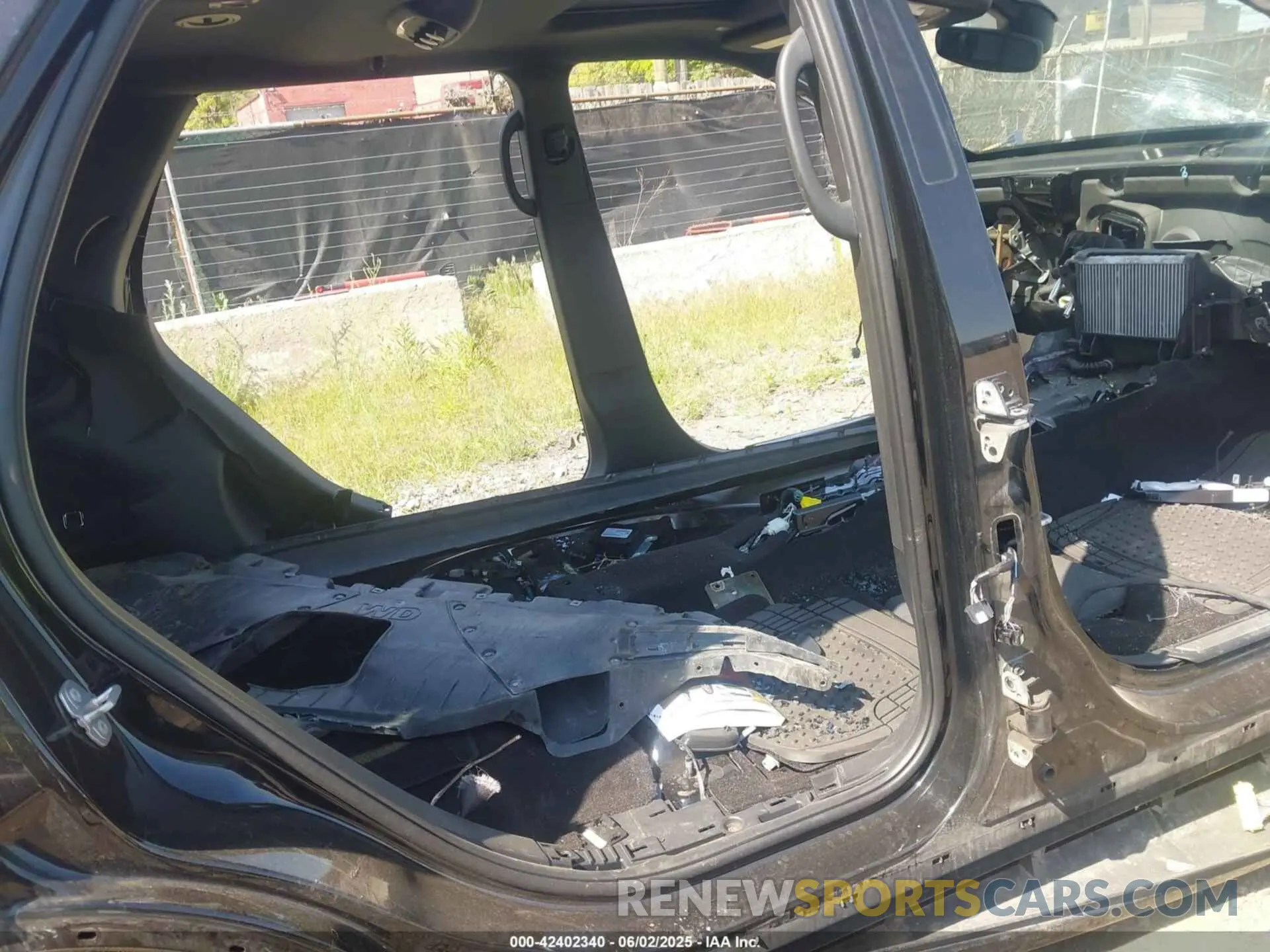 8 Photograph of a damaged car 1C4SDJCT8NC194694 DODGE DURANGO 2022