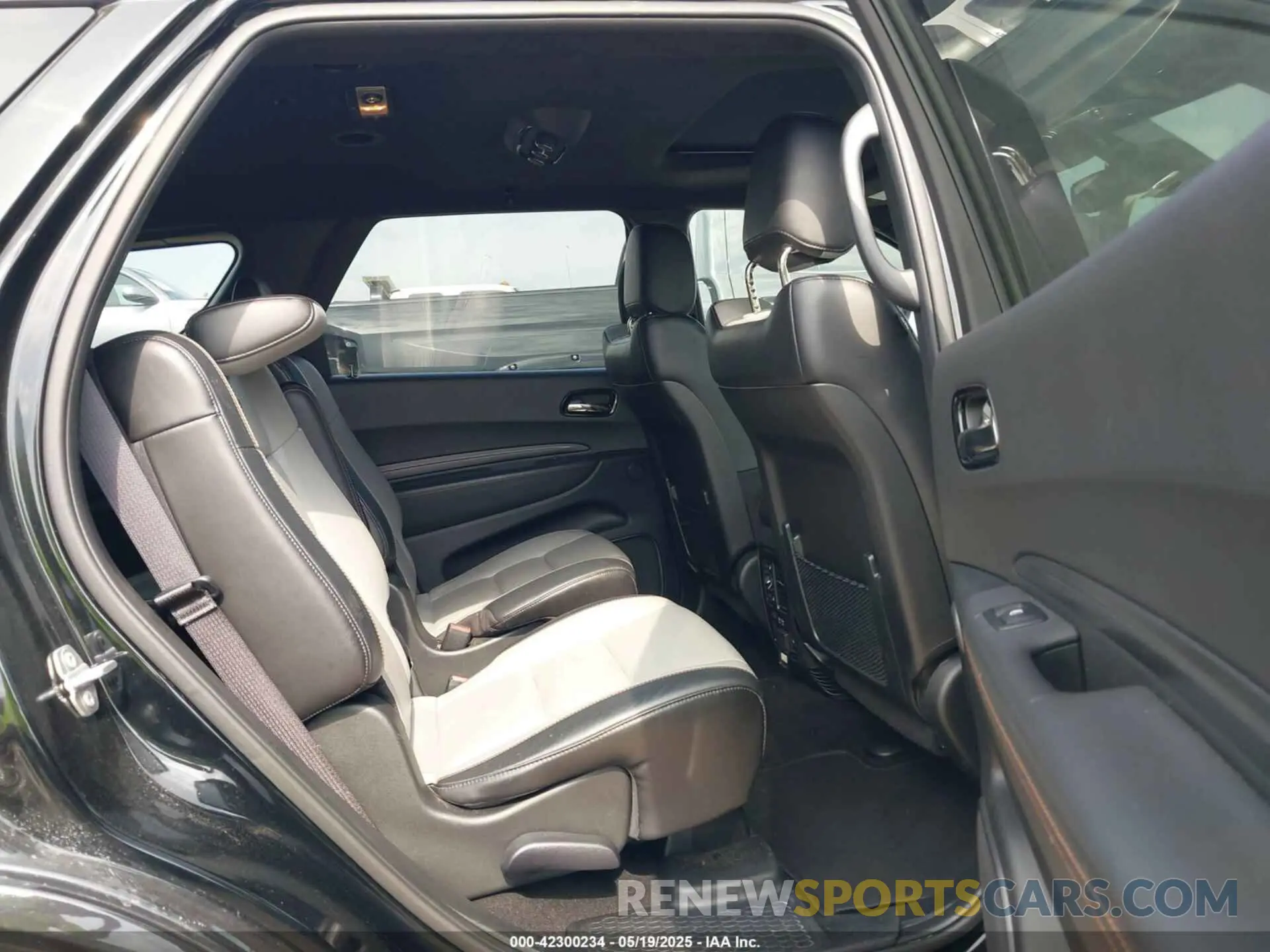 8 Photograph of a damaged car 1C4SDJCTXNC223161 DODGE DURANGO 2022