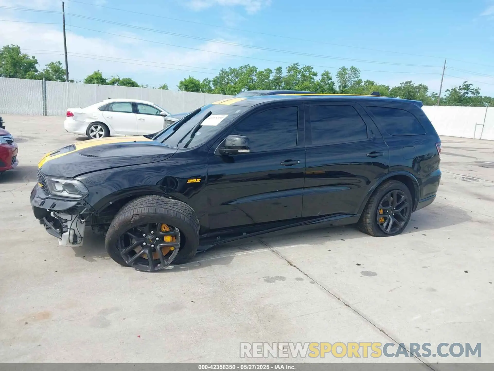14 Photograph of a damaged car 1C4SDJGJ1NC195596 DODGE DURANGO 2022
