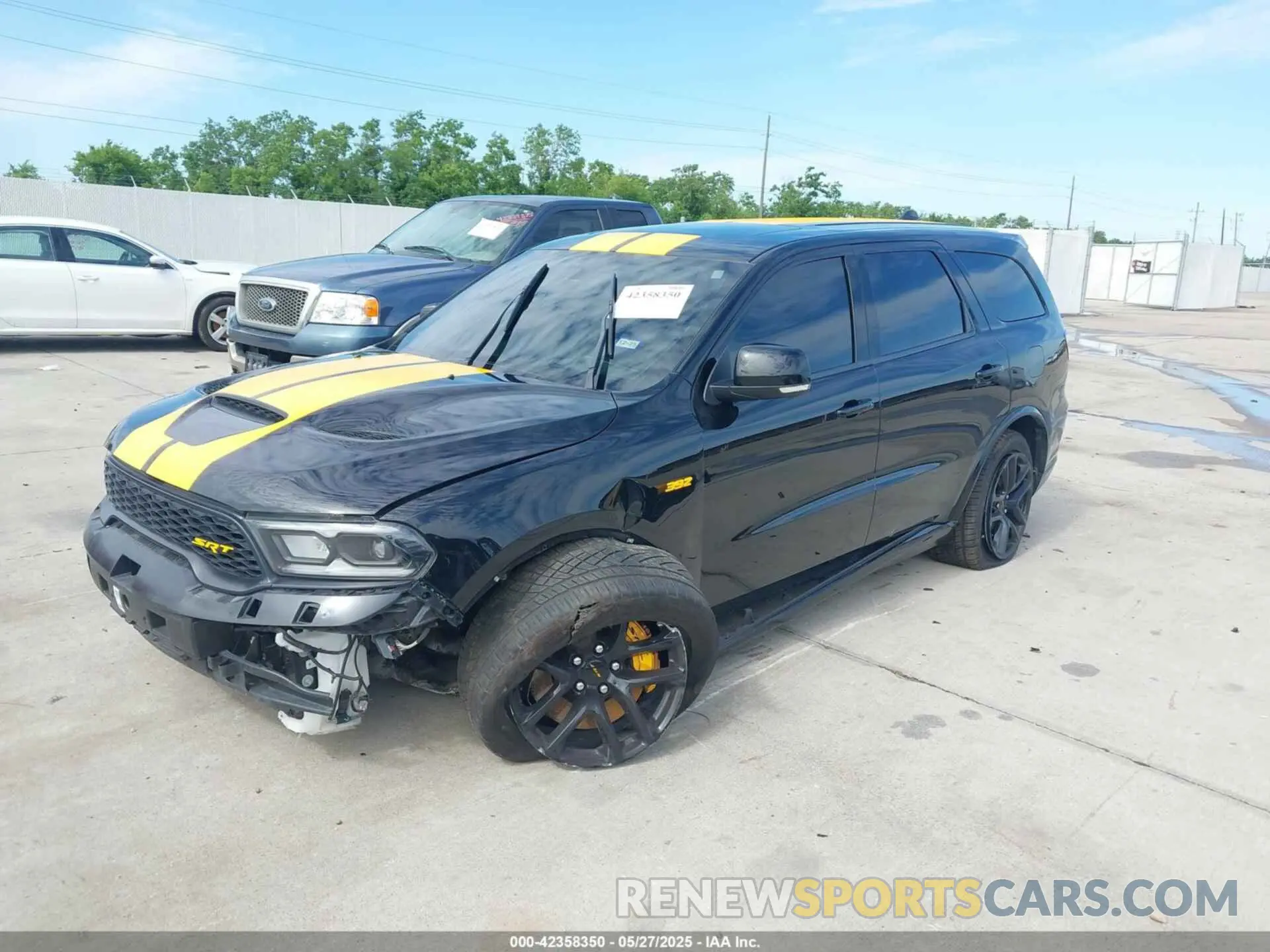 2 Photograph of a damaged car 1C4SDJGJ1NC195596 DODGE DURANGO 2022