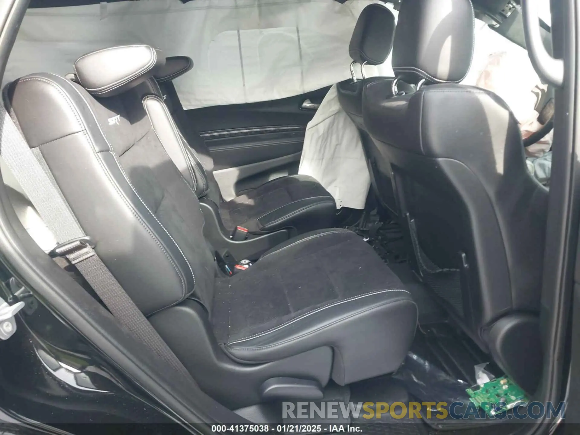 8 Photograph of a damaged car 1C4SDJGJ8NC133080 DODGE DURANGO 2022