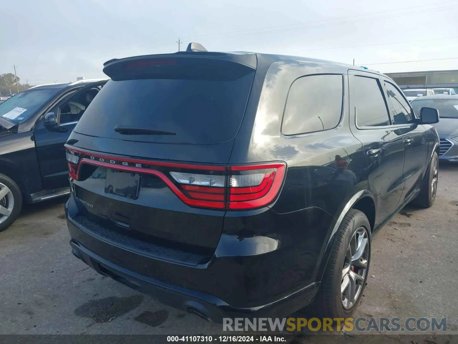 4 Photograph of a damaged car 1C4SDJGJXNC135543 DODGE DURANGO 2022