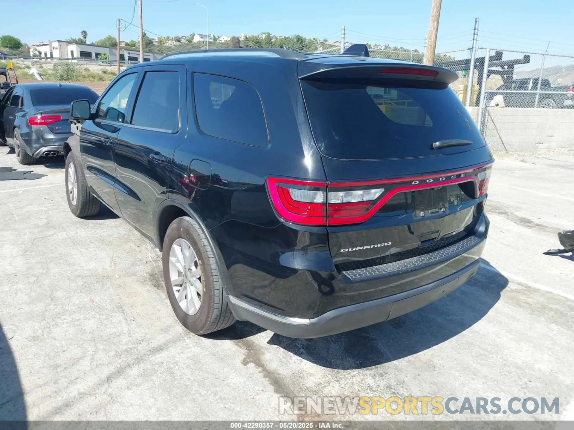 3 Photograph of a damaged car 1C4RDHAG5PC630207 DODGE DURANGO 2023