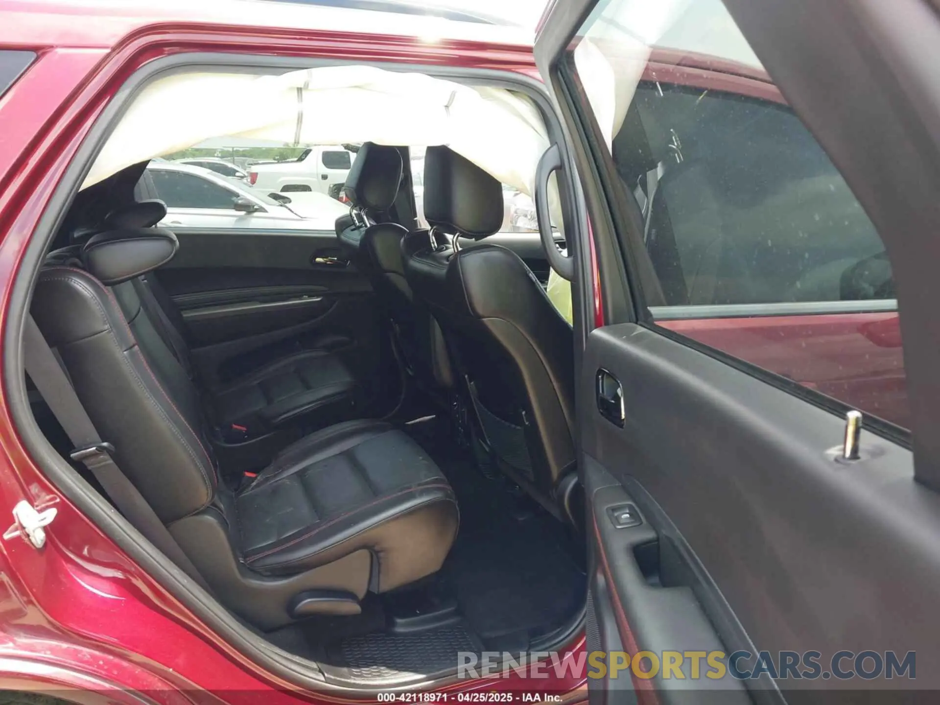 8 Photograph of a damaged car 1C4RDHDG1PC589604 DODGE DURANGO 2023