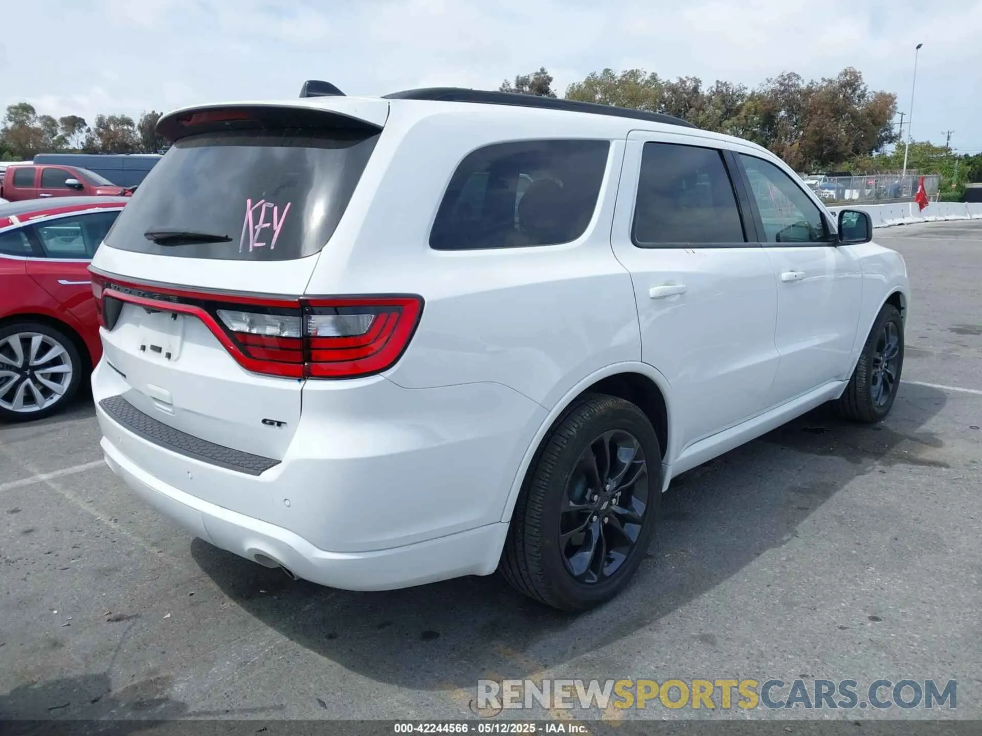 4 Photograph of a damaged car 1C4RDHDG4PC686960 DODGE DURANGO 2023