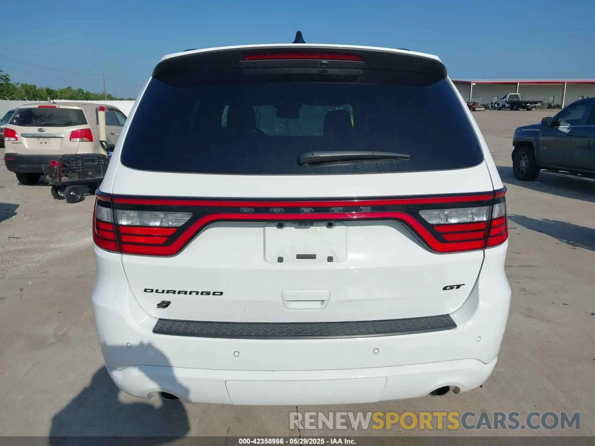 16 Photograph of a damaged car 1C4RDJDG4PC639533 DODGE DURANGO 2023