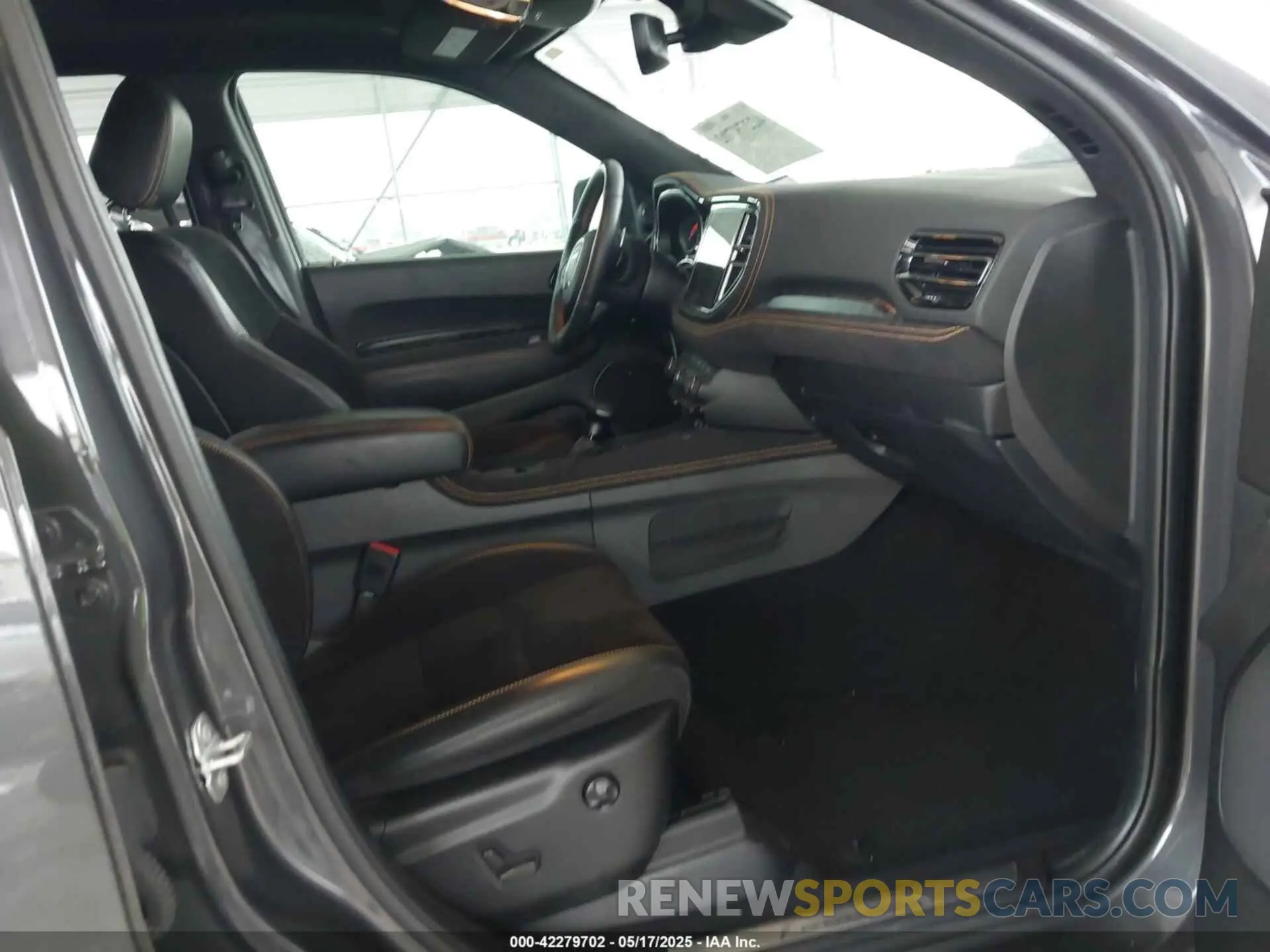 5 Photograph of a damaged car 1C4SDHCT4PC715020 DODGE DURANGO 2023