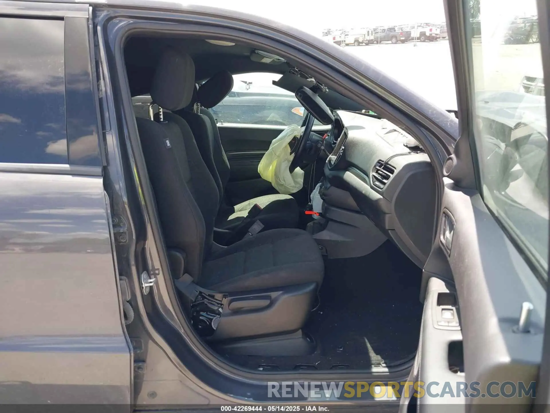 5 Photograph of a damaged car 1C4SDJFT7PC676233 DODGE DURANGO 2023