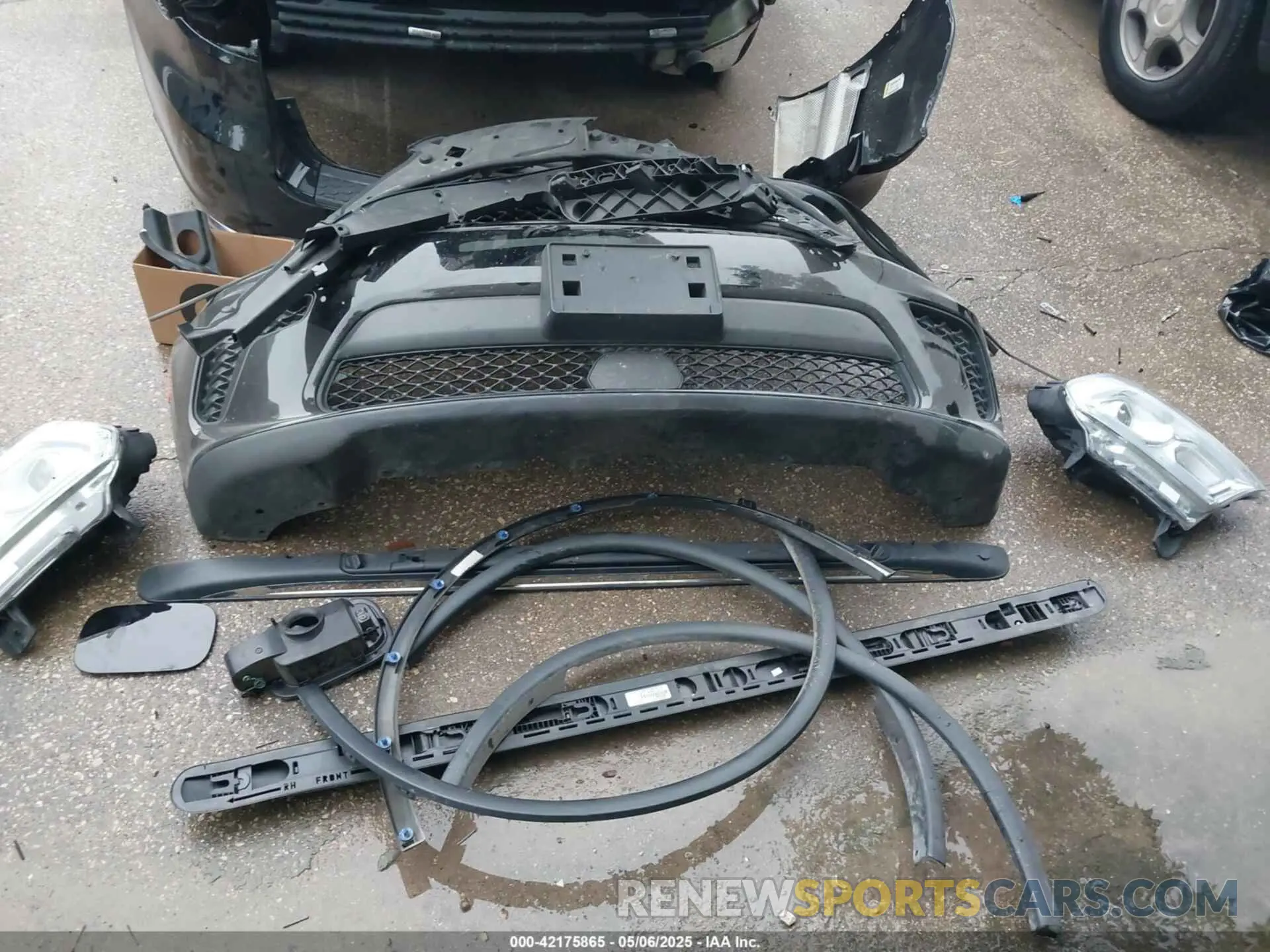 12 Photograph of a damaged car 1C4RDHAG4RC149822 DODGE DURANGO 2024