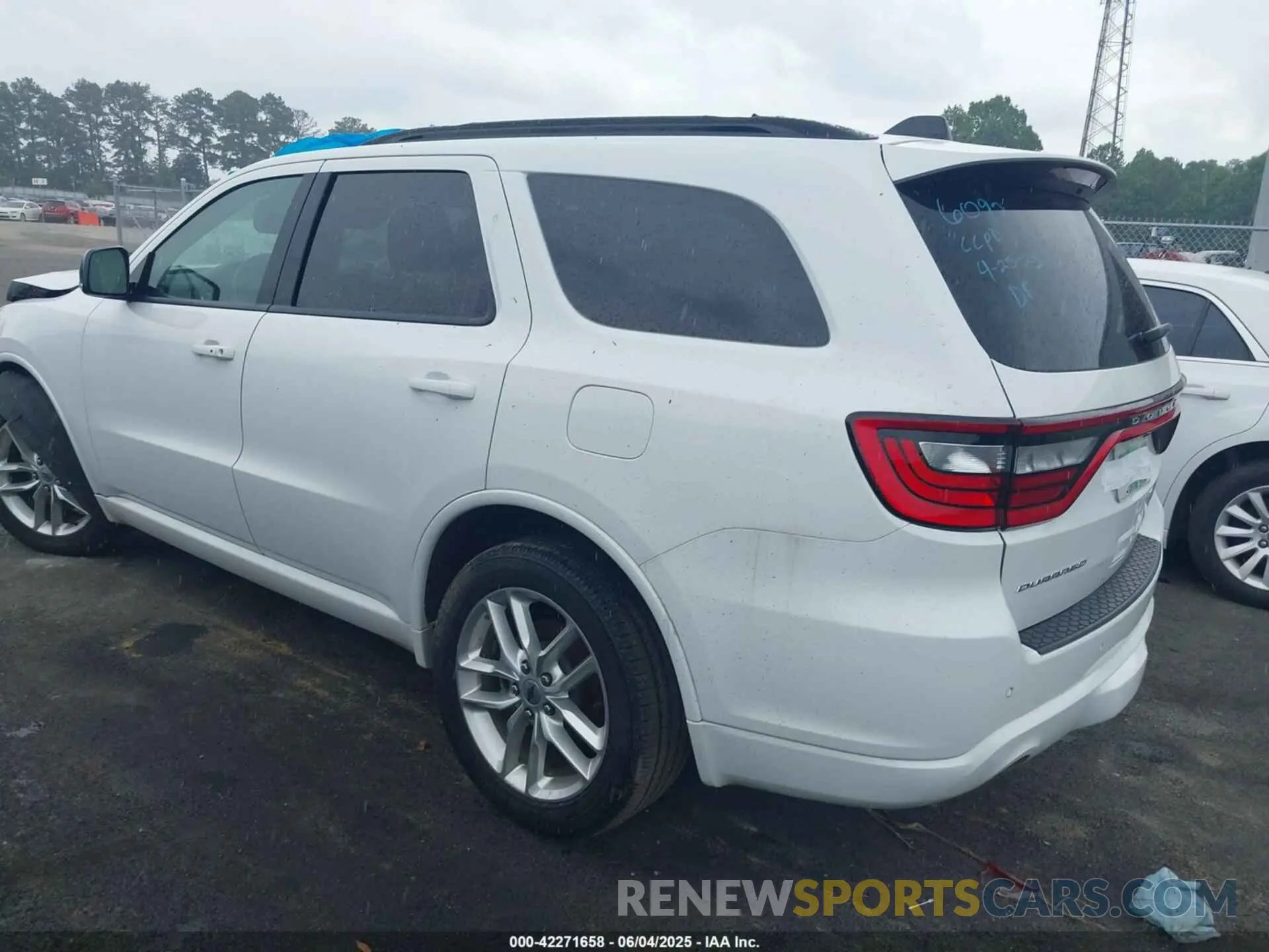3 Photograph of a damaged car 1C4RDHDG0RC136092 DODGE DURANGO 2024