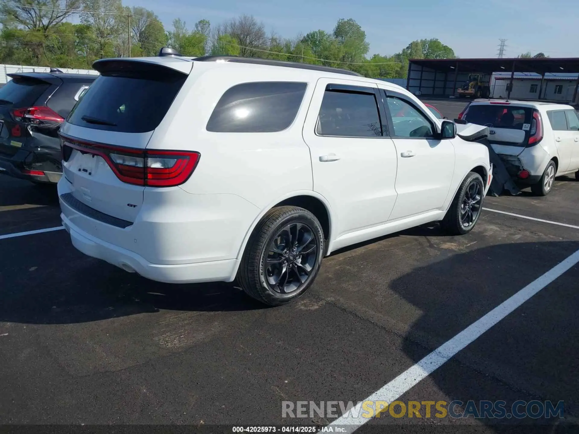 4 Photograph of a damaged car 1C4RDHDG3RC234808 DODGE DURANGO 2024