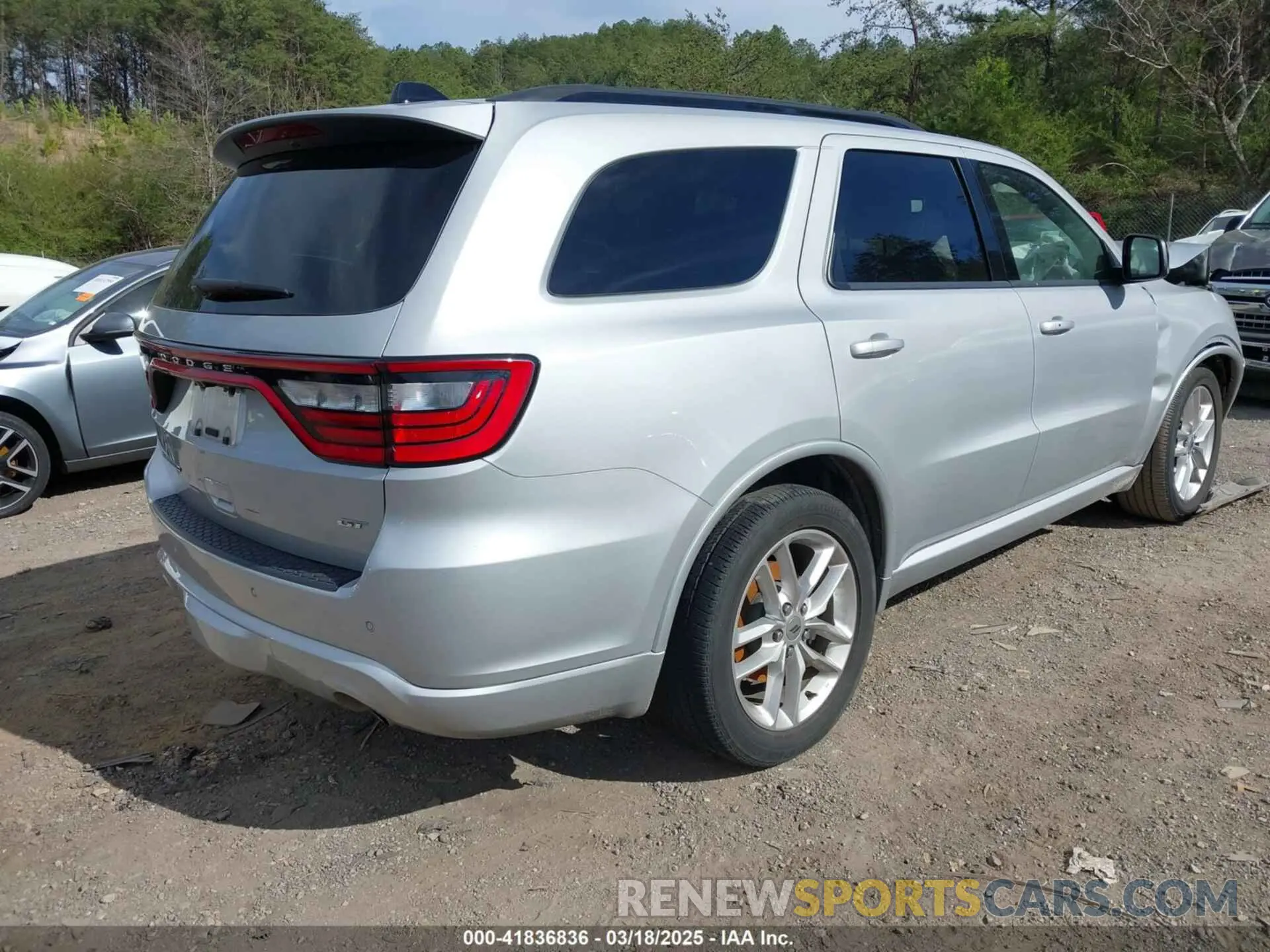 4 Photograph of a damaged car 1C4RDHDG8RC121307 DODGE DURANGO 2024