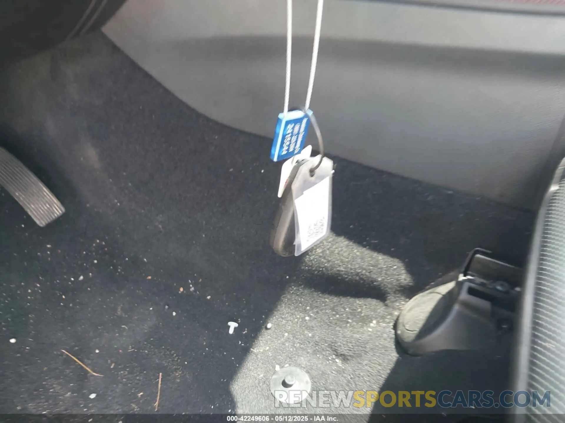 11 Photograph of a damaged car 1C4RDHDG9RC118383 DODGE DURANGO 2024