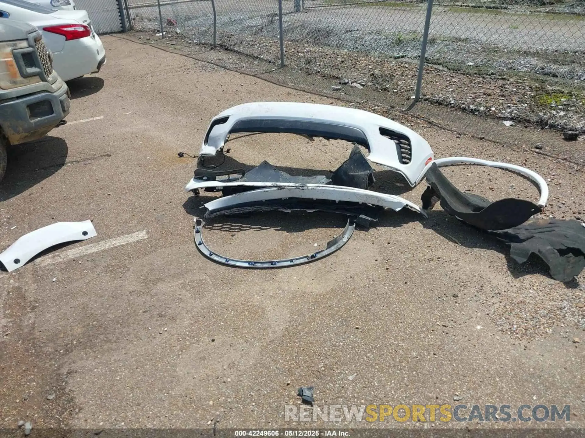 12 Photograph of a damaged car 1C4RDHDG9RC118383 DODGE DURANGO 2024