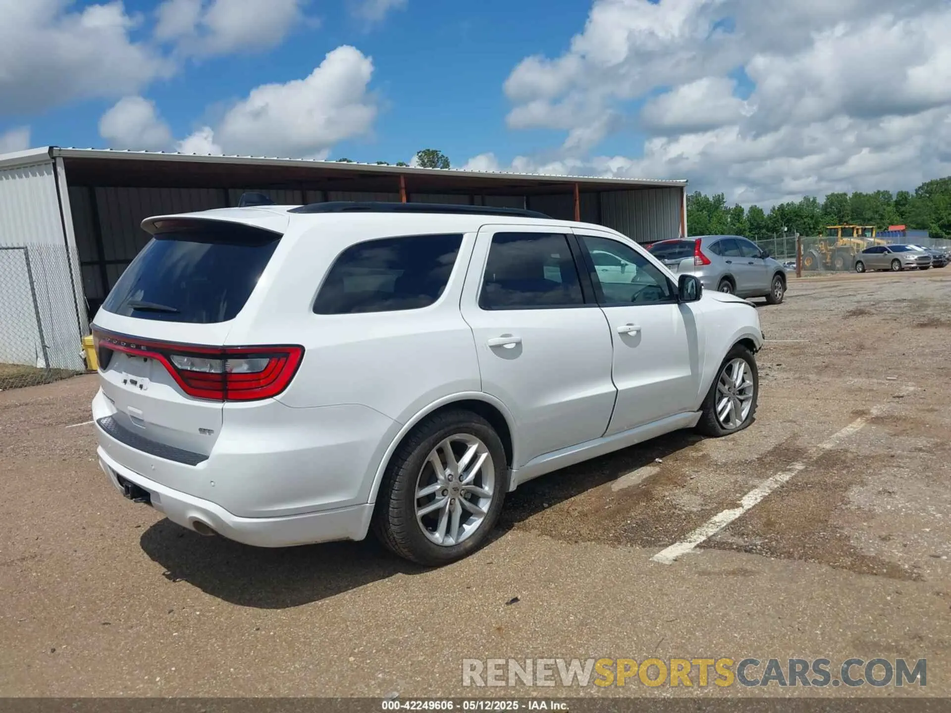 4 Photograph of a damaged car 1C4RDHDG9RC118383 DODGE DURANGO 2024