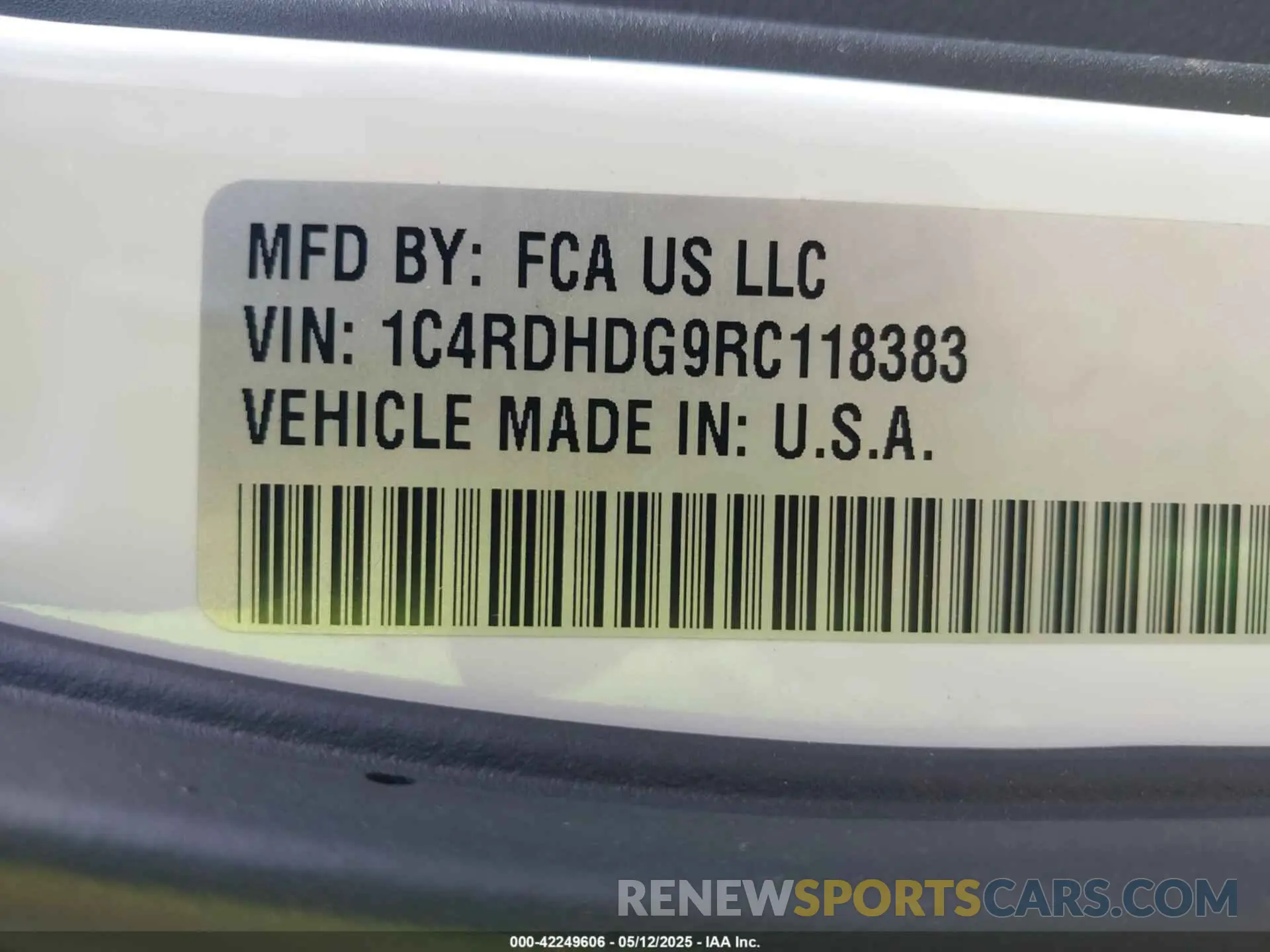 9 Photograph of a damaged car 1C4RDHDG9RC118383 DODGE DURANGO 2024