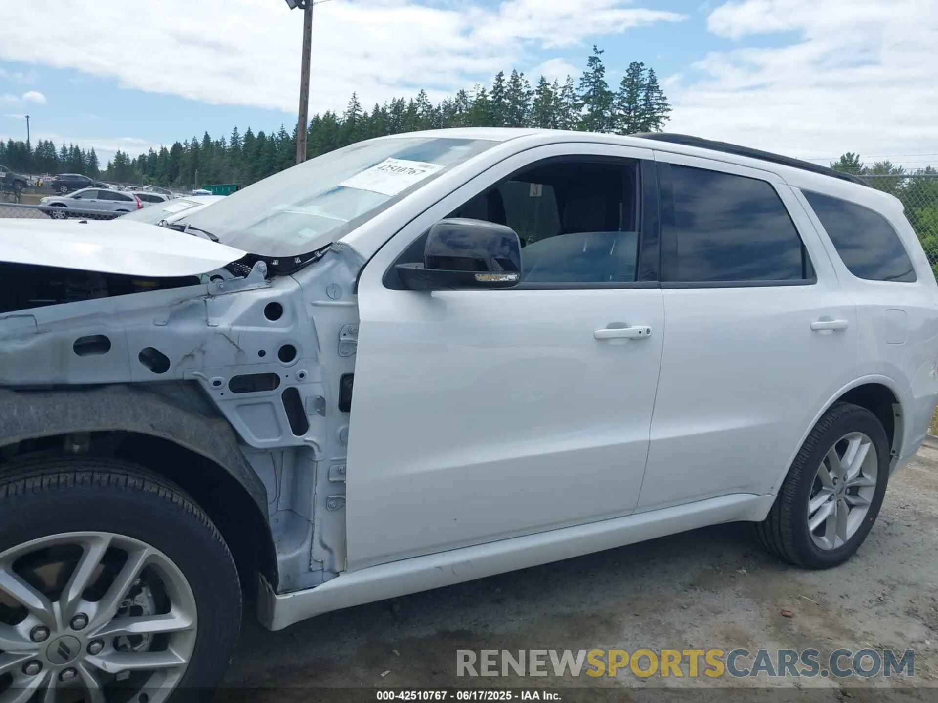 15 Photograph of a damaged car 1C4RDJDG0RC213096 DODGE DURANGO 2024