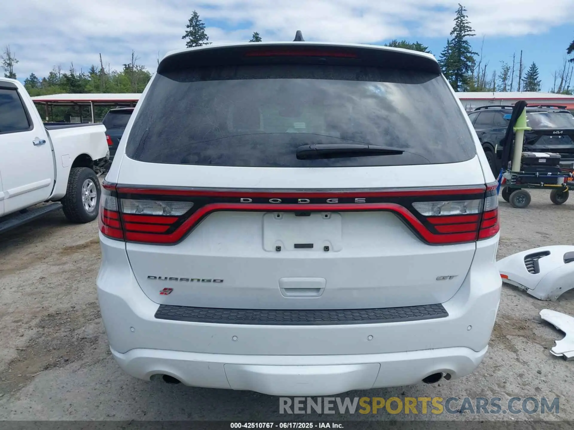 17 Photograph of a damaged car 1C4RDJDG0RC213096 DODGE DURANGO 2024